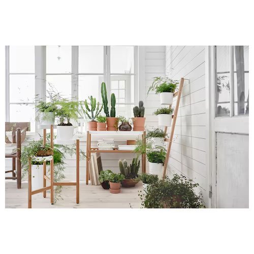 La jardinera más espectacular que hay en Ikea es una escalera