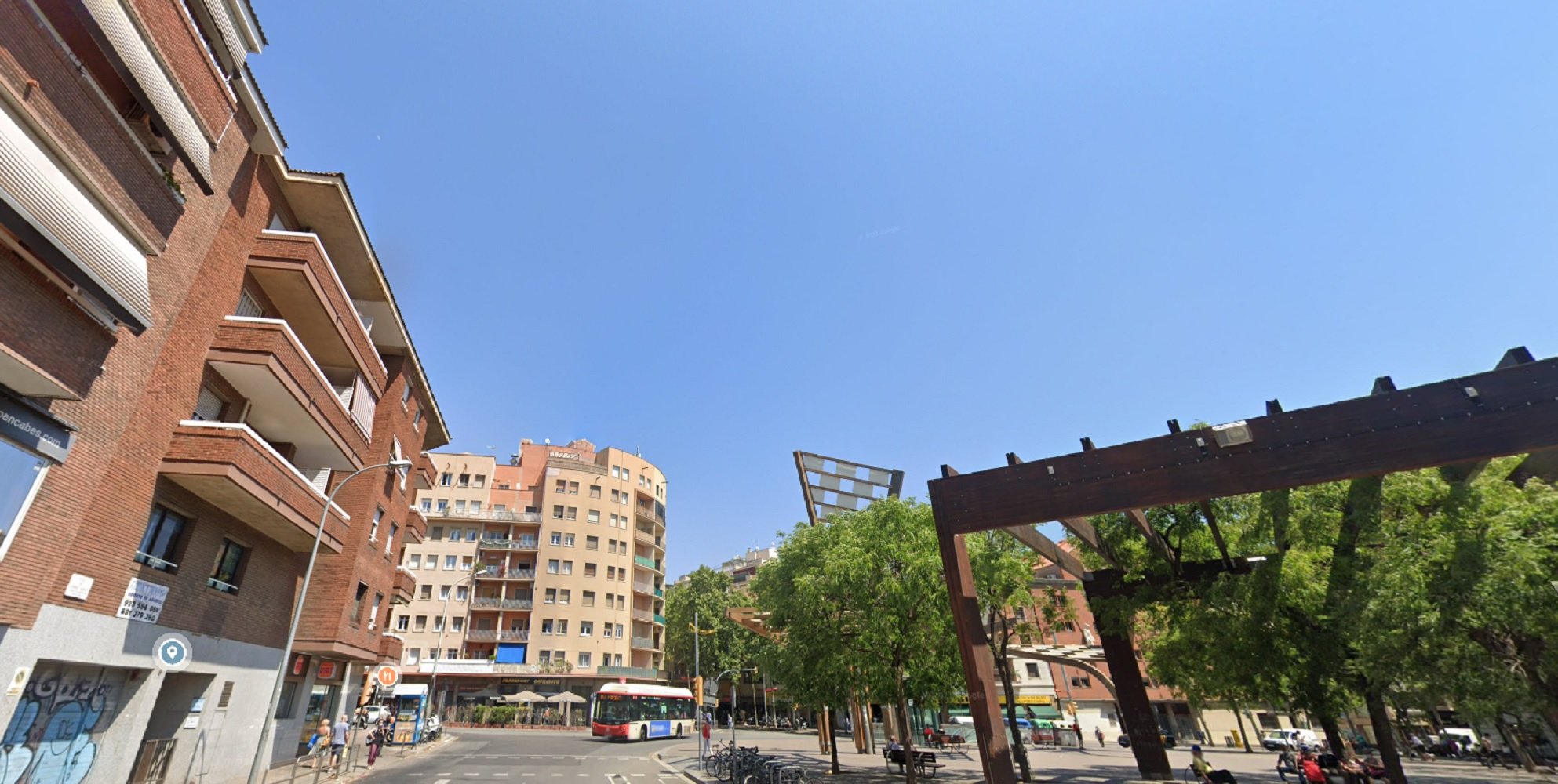 Banderolas municipales 'anexionan' parte de Nou Barris a Sant Andreu