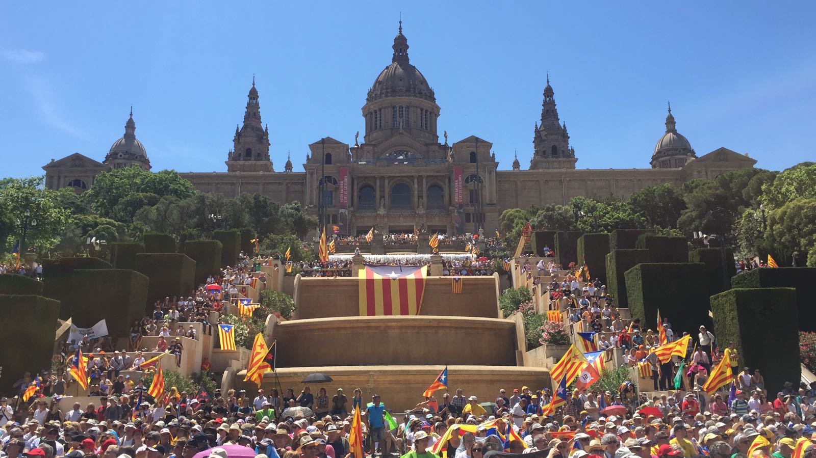 Catalunya es mobilitza en suport al referèndum