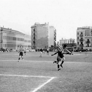 La Selecció Nacional catalana de futbol juga el seu primer partit. Imatge del partit Catalunya Cleopatra. Font Betevé