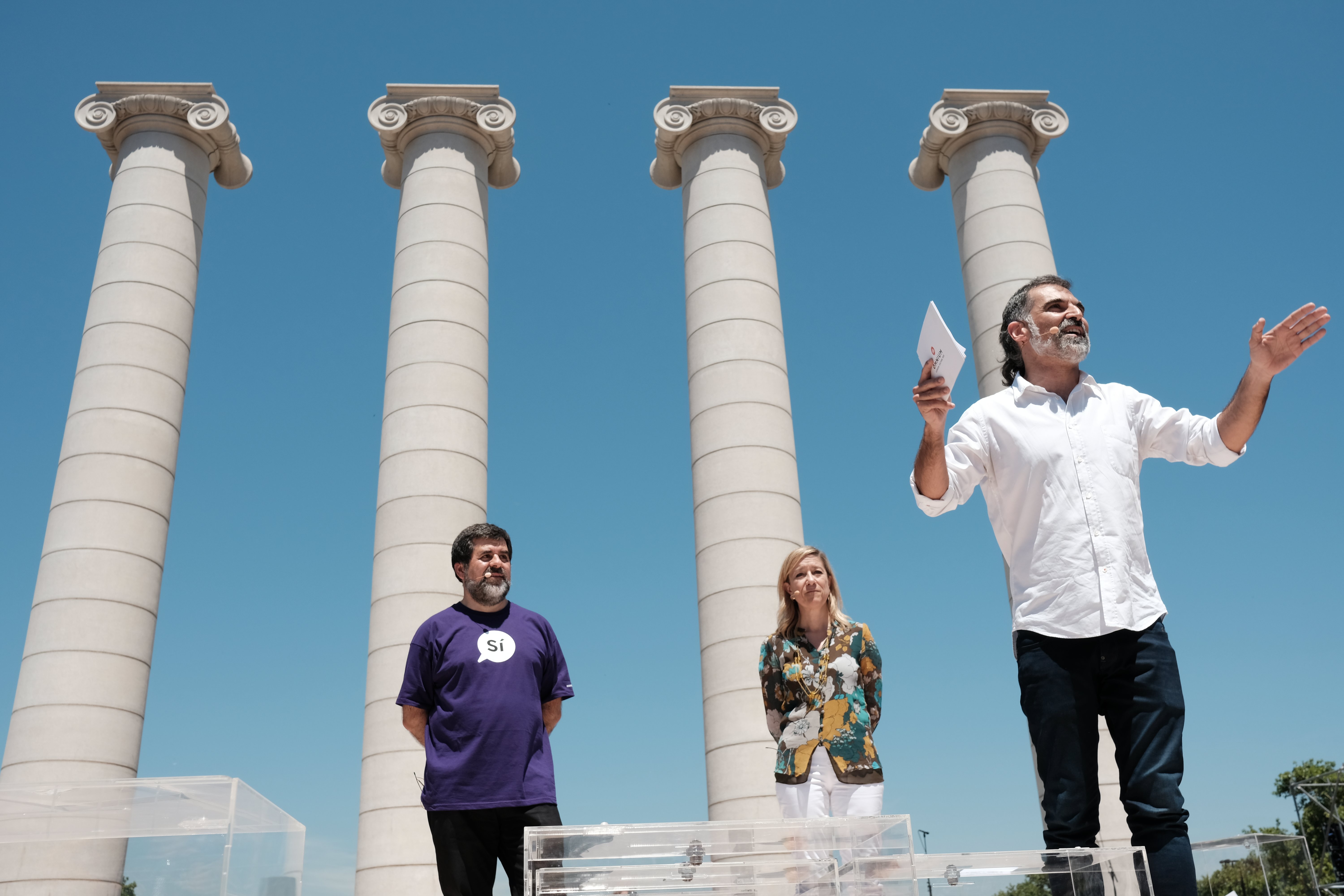 L'ANC i Òmnium avisen: "No teniu prou presons per posar-hi tots els catalans"