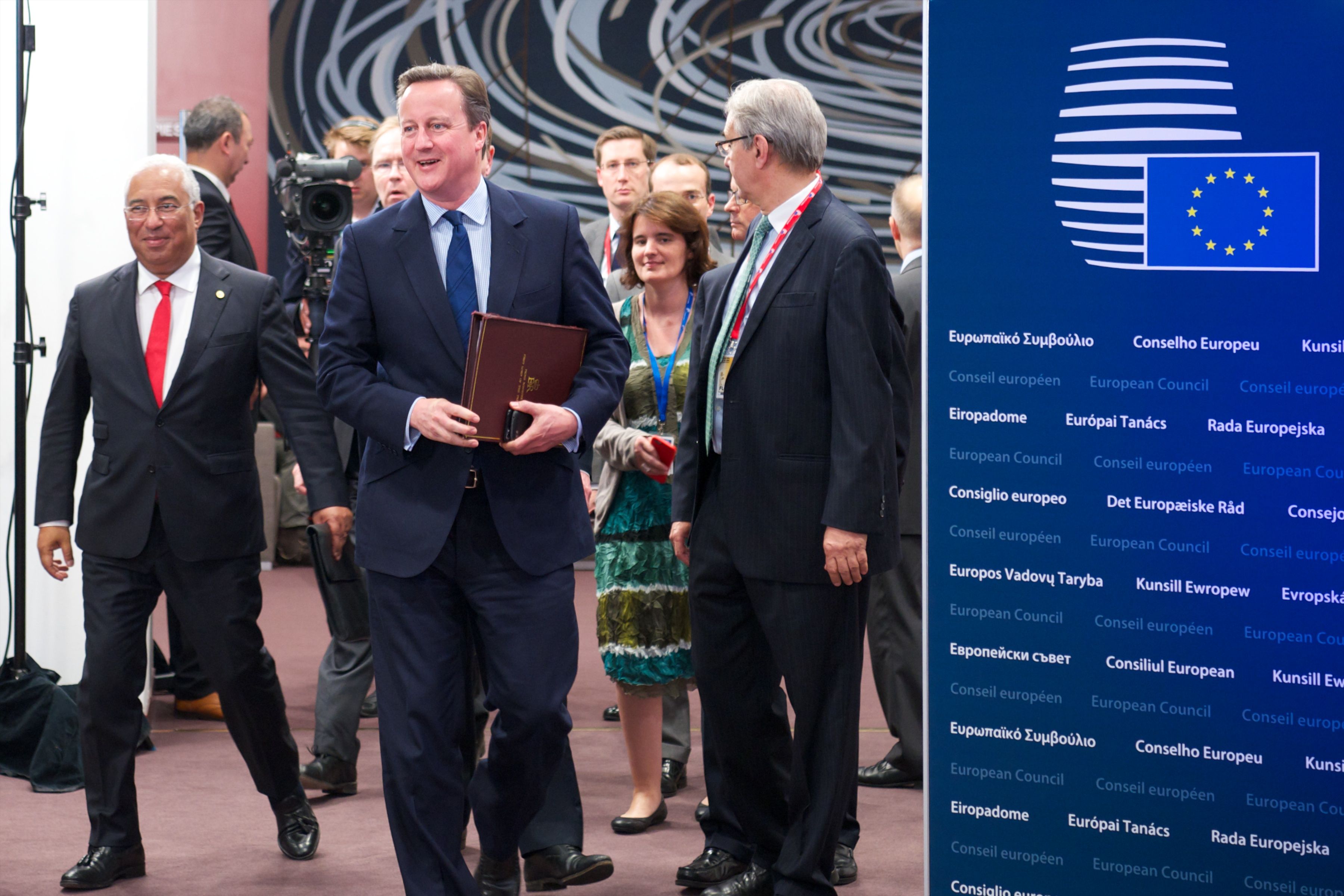 La UE i Cameron assumeixen el divorci amb retrets