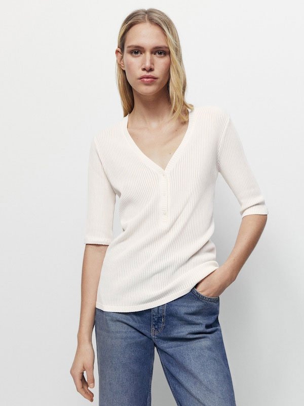 Camiseta de canalé con botones1