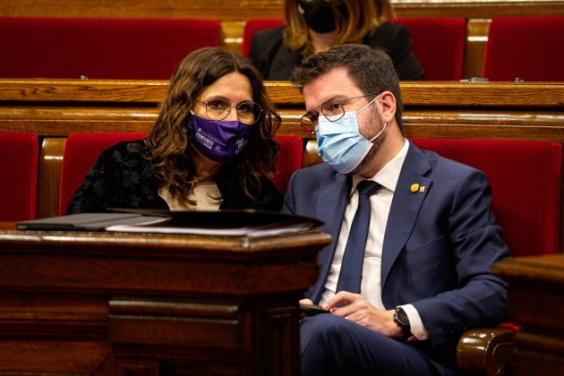 Pere Aragonès y Laura Vilagrà, ple parlament, sessió de control de Govern   Pau de la Calle