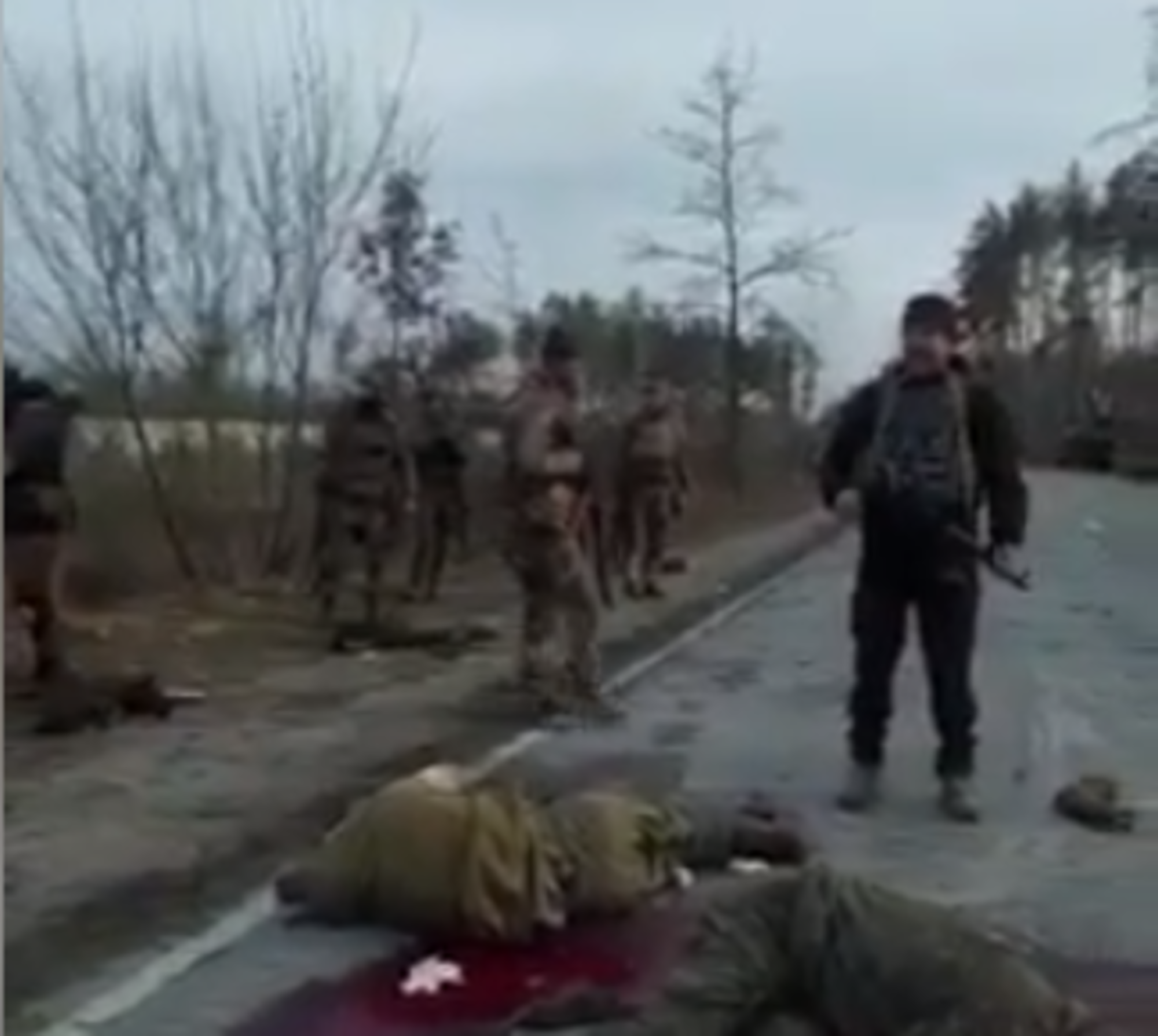 Un vídeo mostra l'exèrcit ucraïnès executant soldats russos capturats a Kíiv