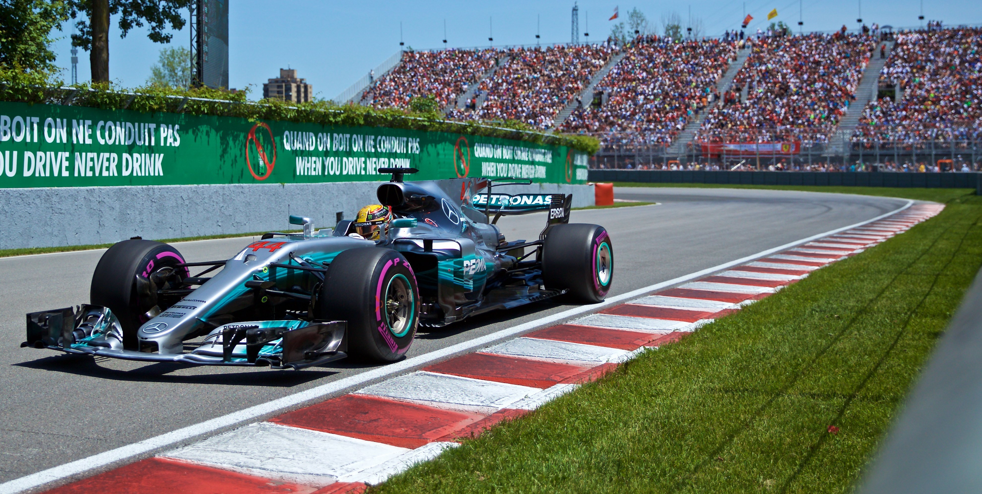 Hamilton guanya el GP del Canadà