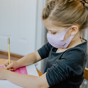 Los alumnos catalanes empezarán la escuela después de Semana Santa sin mascarillas