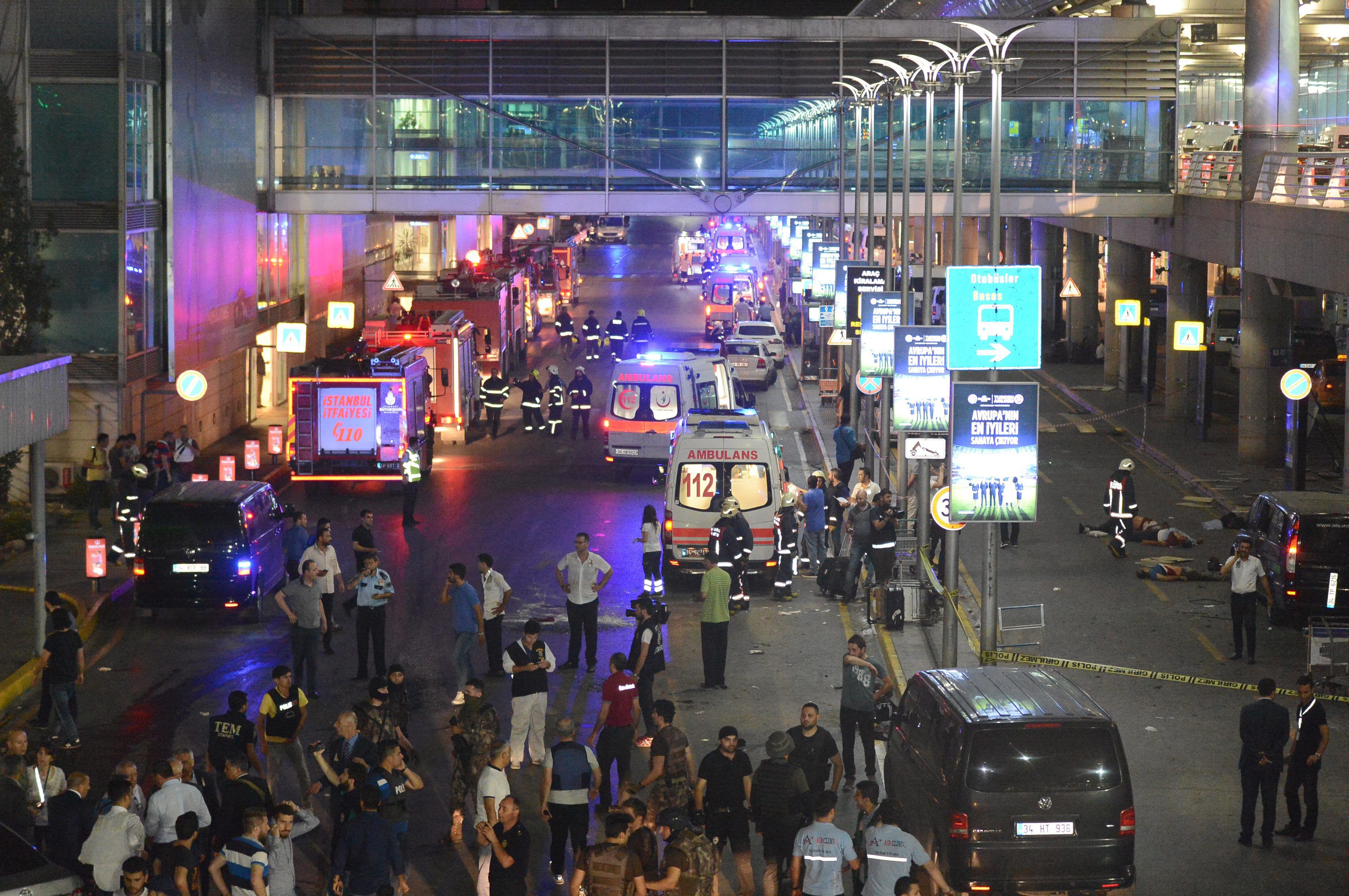 Vídeo: Atemptat suïcida a l'aeroport d'Istanbul