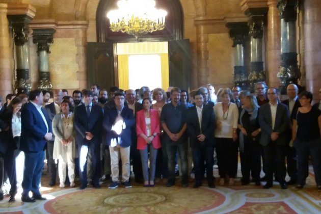 comitiva nuet parlament Marta Casado comitiva nuet parlament Marta Casado