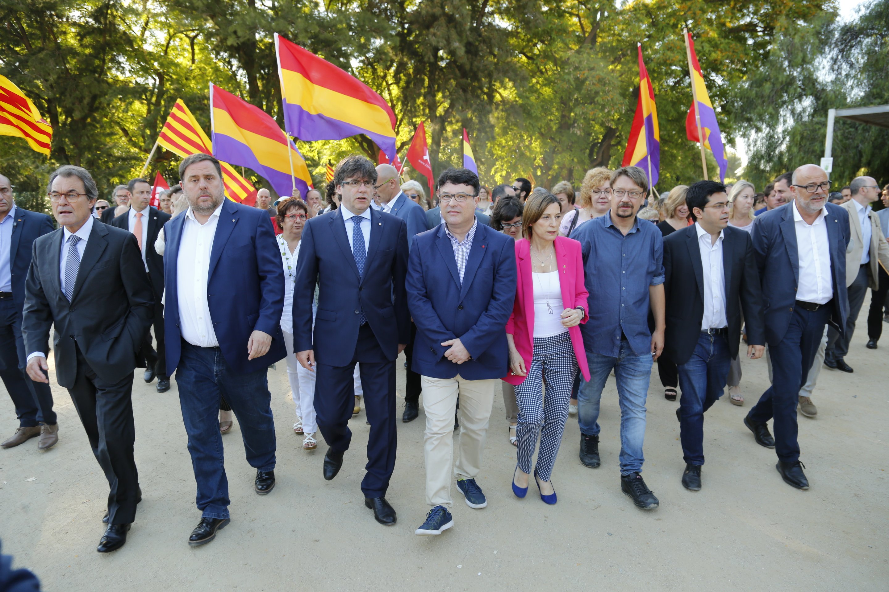 Prohíben a Forcadell y miembros de la Mesa subir las escaleras del TSJC