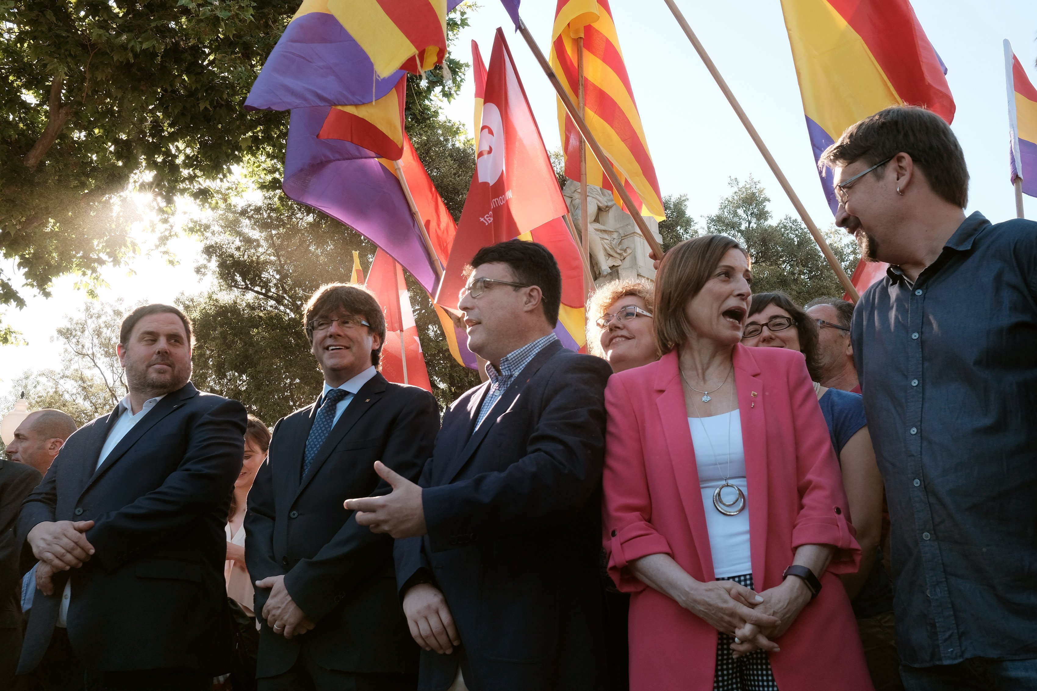 Puigdemont sale en defensa de los exmiembros de la Mesa