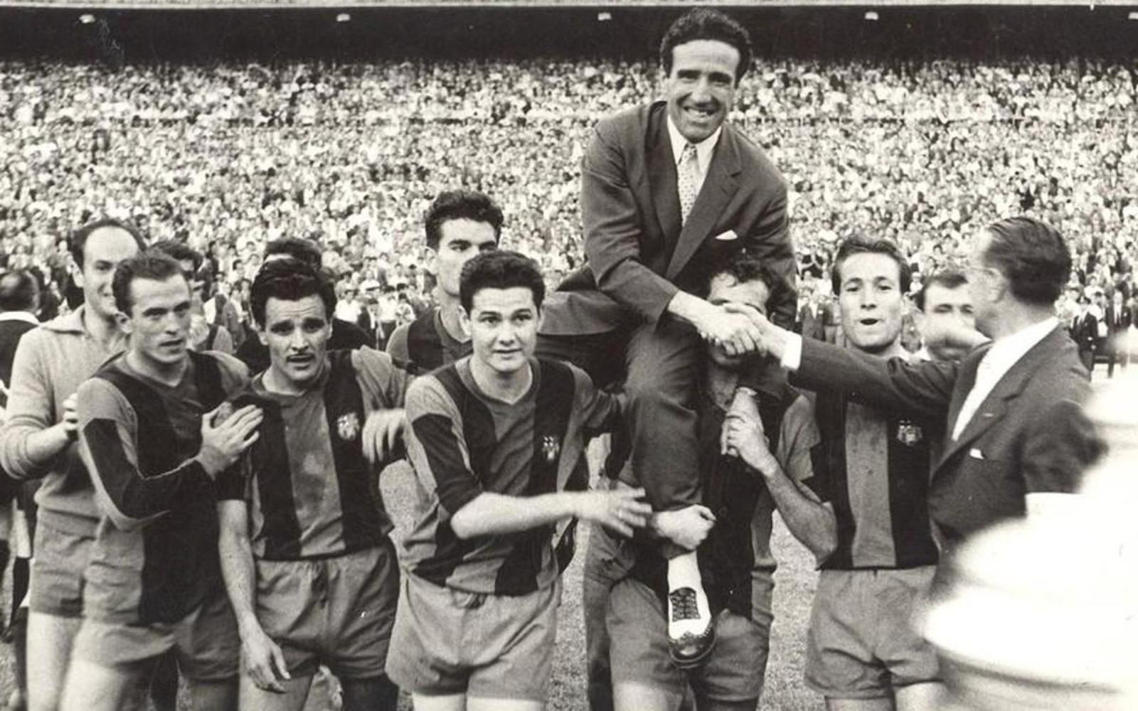 Neix Helenio Herrera: "es juga millor amb deu que amb onze"