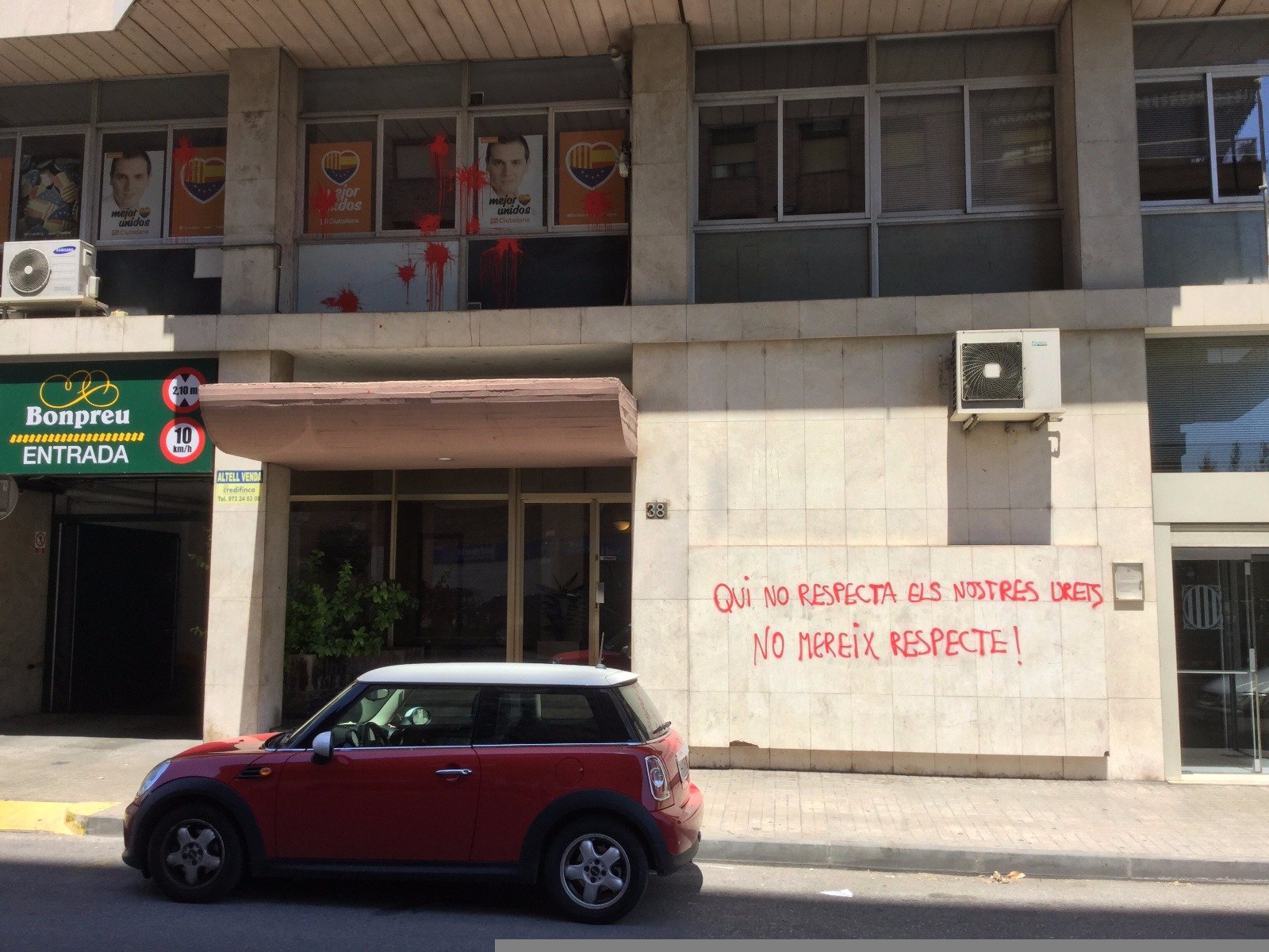 Pintades a la seu de Lleida de Ciutadans per segon cop en menys de tres mesos