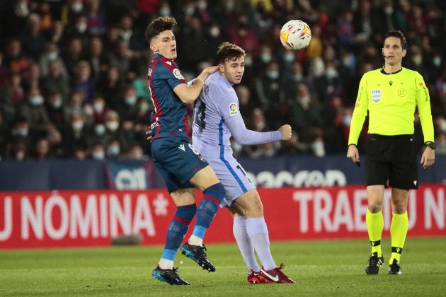 Nico Gonzalez Pepelu Levante Barca EFE