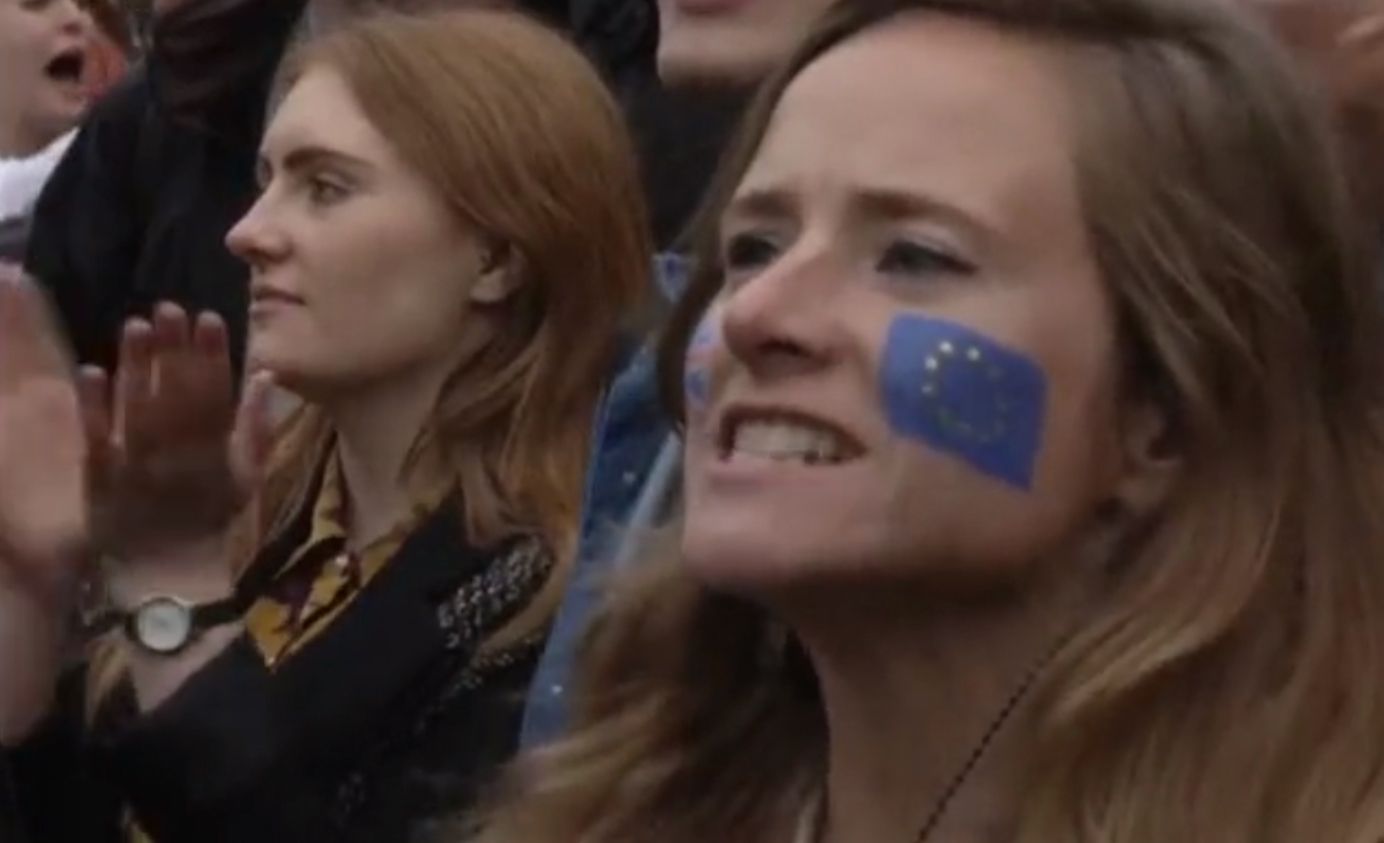 Miles de jóvenes se manifiestan contra el 'Brexit' ante el Parlamento británico