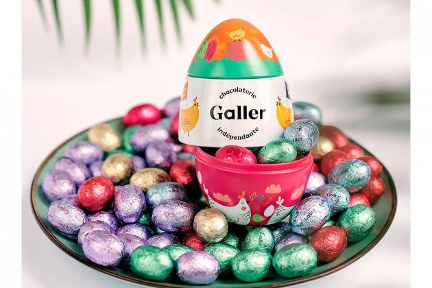 Huevo de Pascua en aluminio cristalizado Galler con 15 mini huevos de chocolate