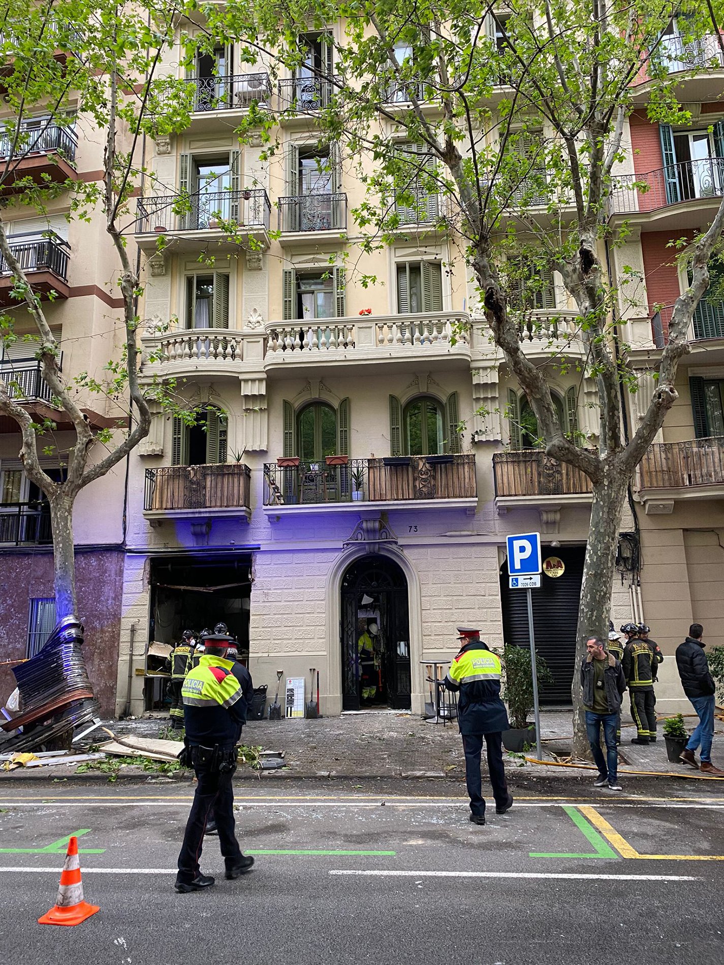 Incendio en Barcelona: los vecinos sabían que tarde o temprano el bar saltaría por los aires