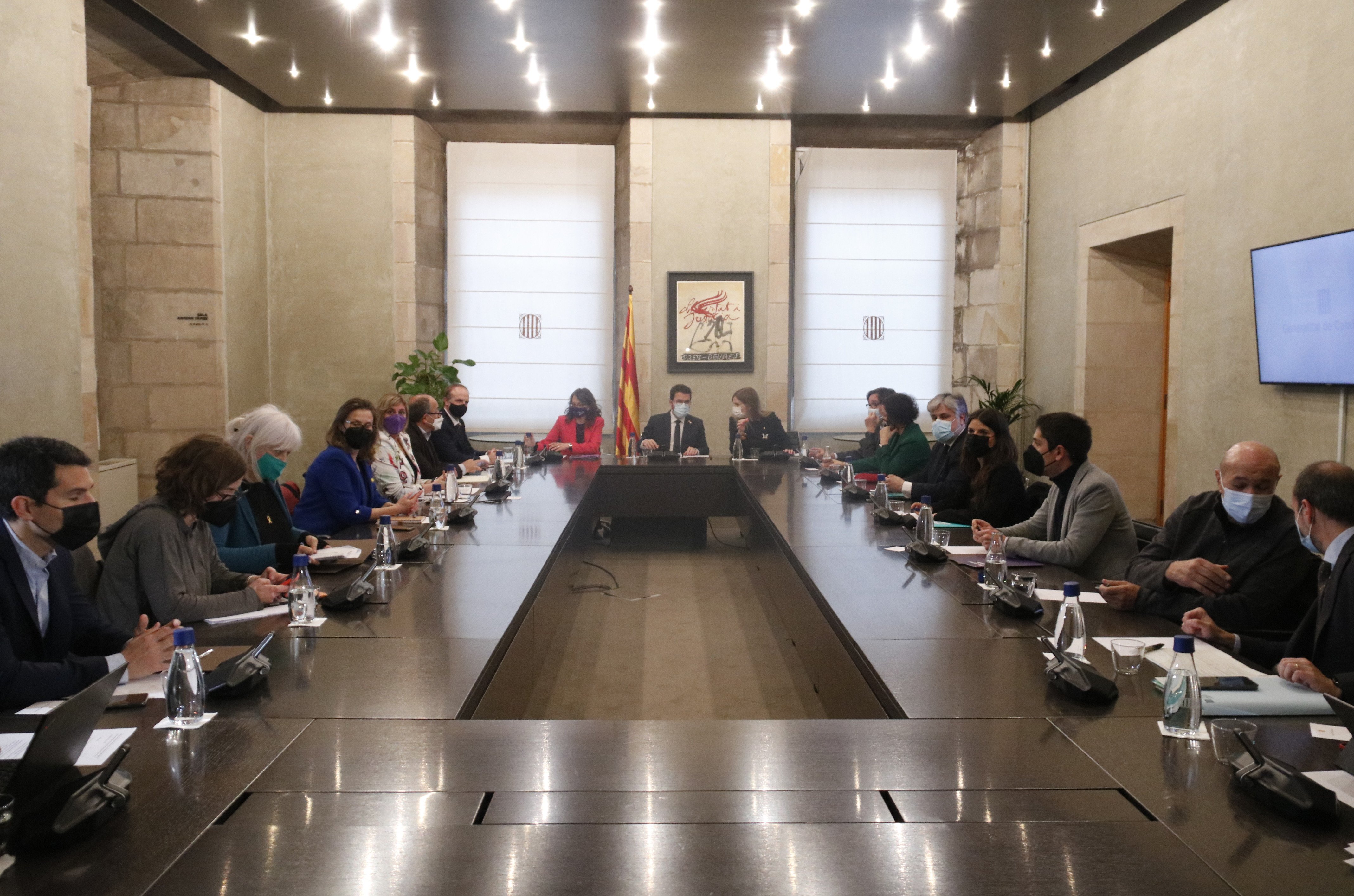 Aragonès seeks broad party support to obtain crisis financing from Spanish state
