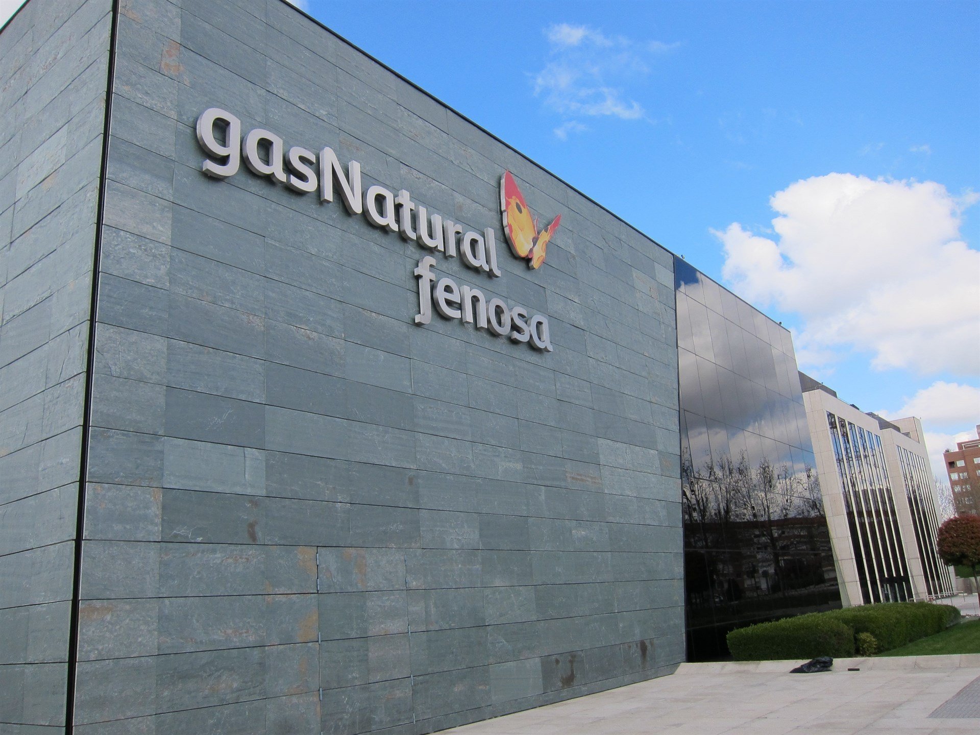 Gas Natural puede obtener 900 millones con la venta de sus activos en Italia