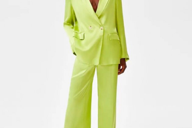 Blazer fluido satinado y pantalon