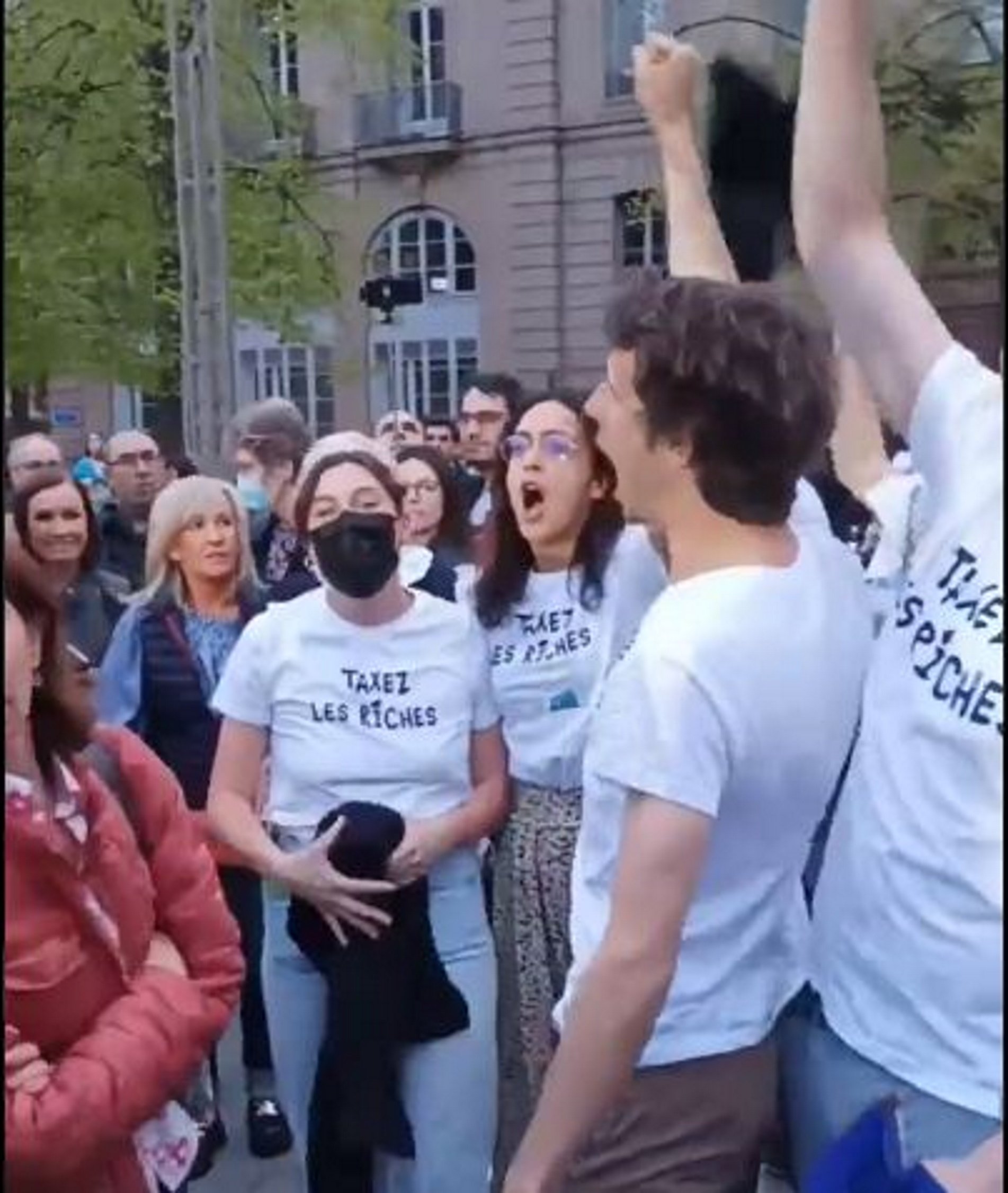 Tensió i protestes en un míting de Macron a Estrasburg: mals auguris