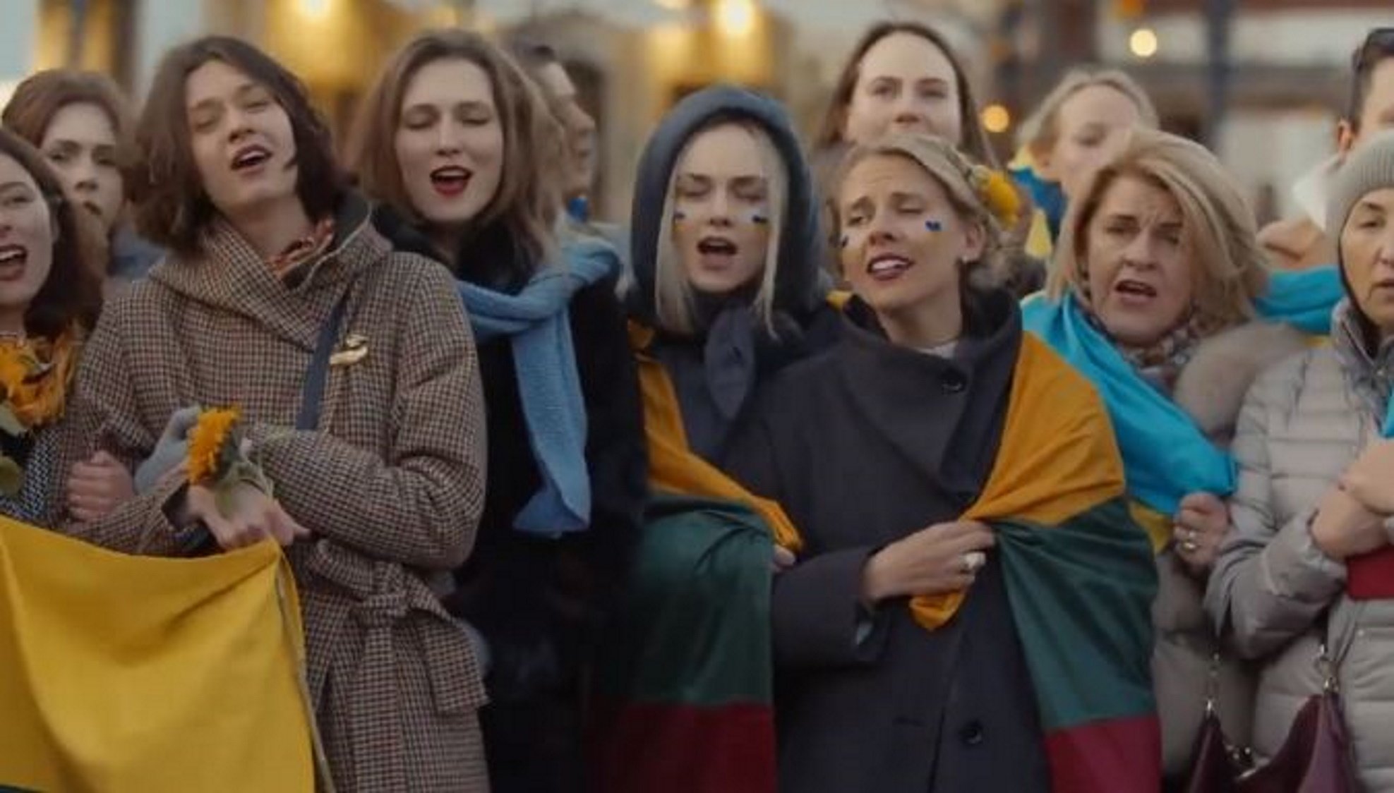 VÍDEO | La emotiva canción para animar a la "gloriosa Ucrania" que ha escogido Pink Floyd