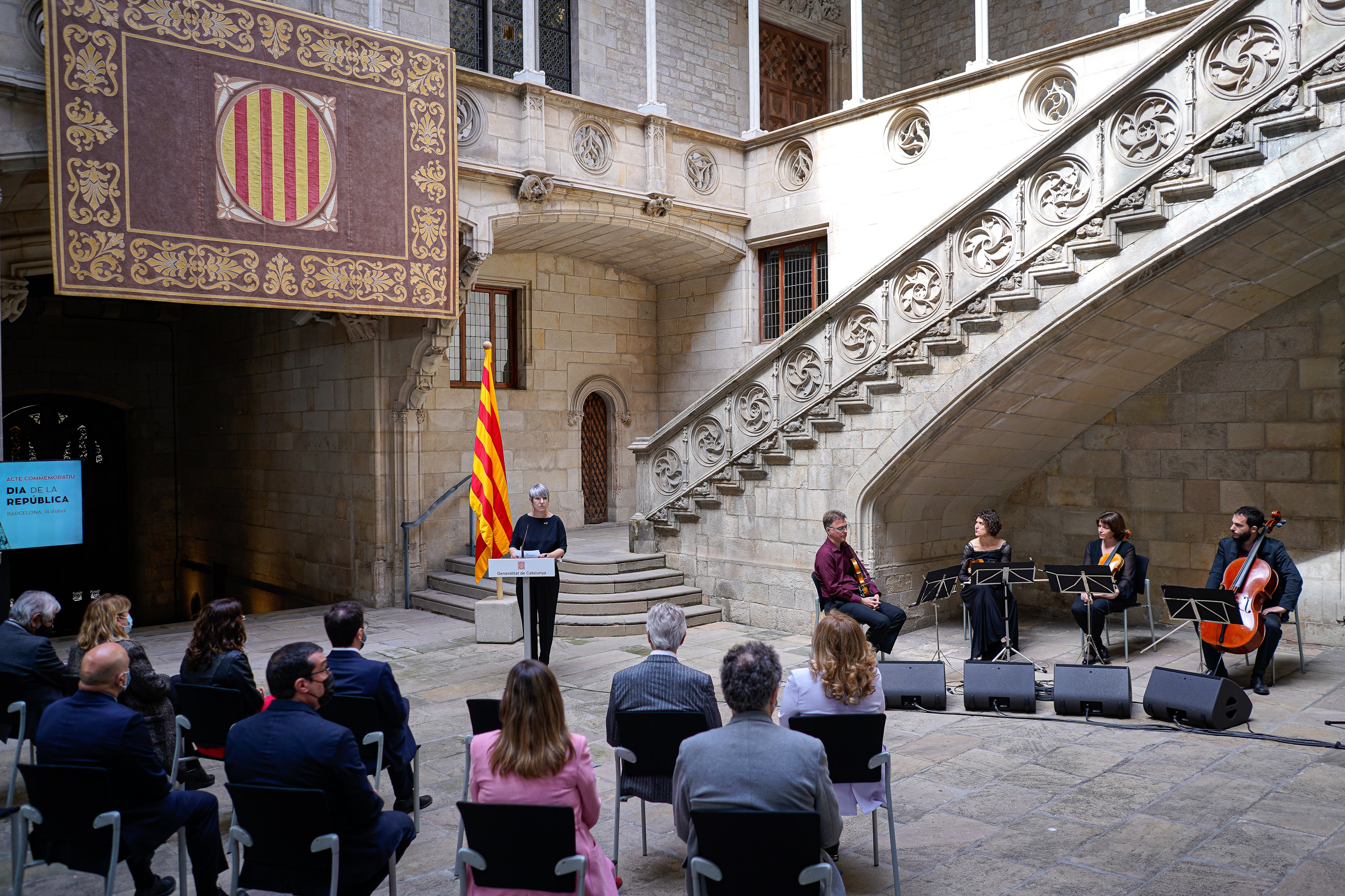 Conmemoración República Palau de la Generalitat, consejera|consellera Justicia, Lourdes Ciuró Atril - Foto: Pau de la Calle