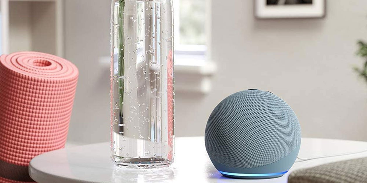 El altavoz inteligente Echo Dot (4.ª generación) con Alexa está rebajado al 50% en Amazon