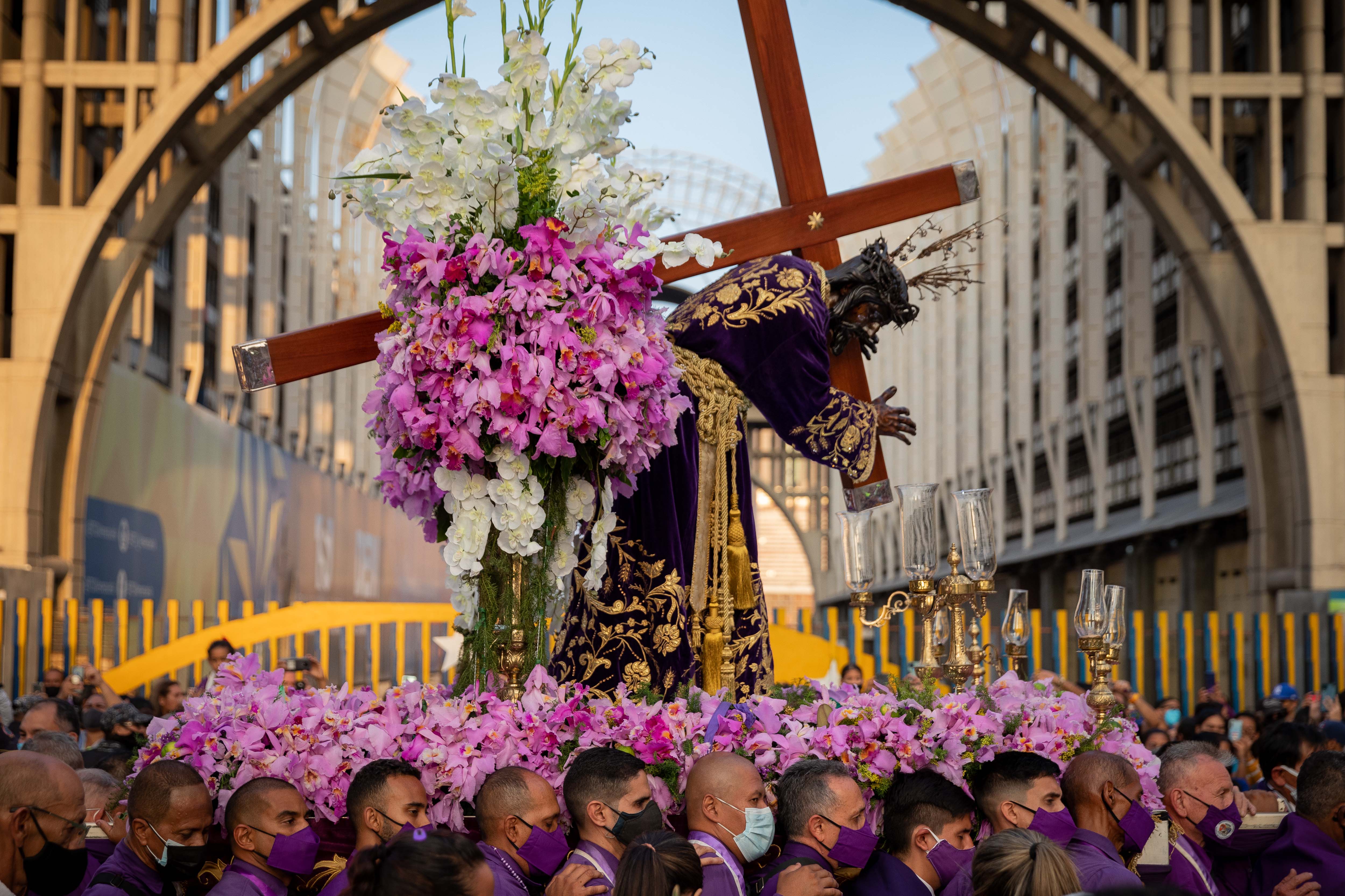 Las procesiones de semana santa, una protesta por Ucrania, Kokoro Fujii y más: la vuelta al mundo en 15 fotos