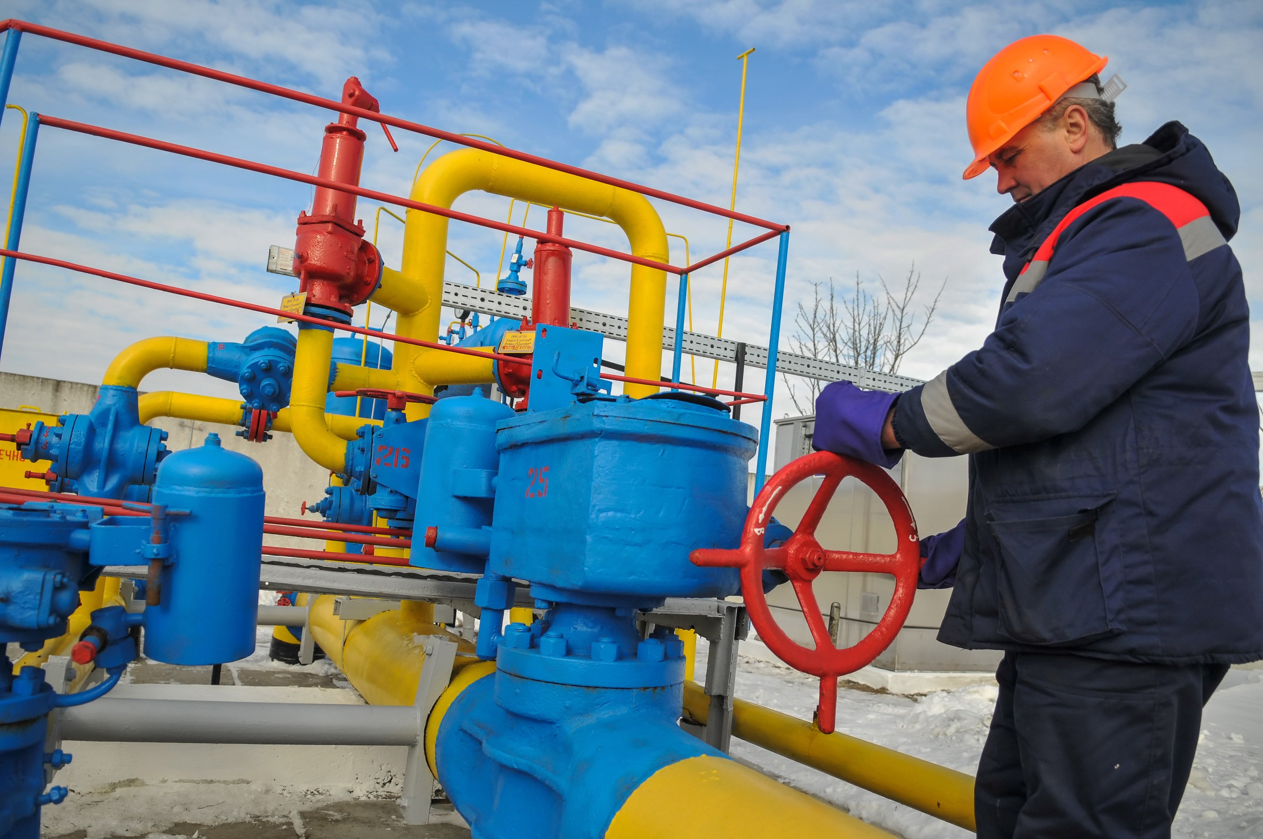 Rusia frena la exportación de gas a Europa y corta el gasoducto de Polonia