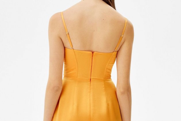 Vestido mini satinado corsé drapeado