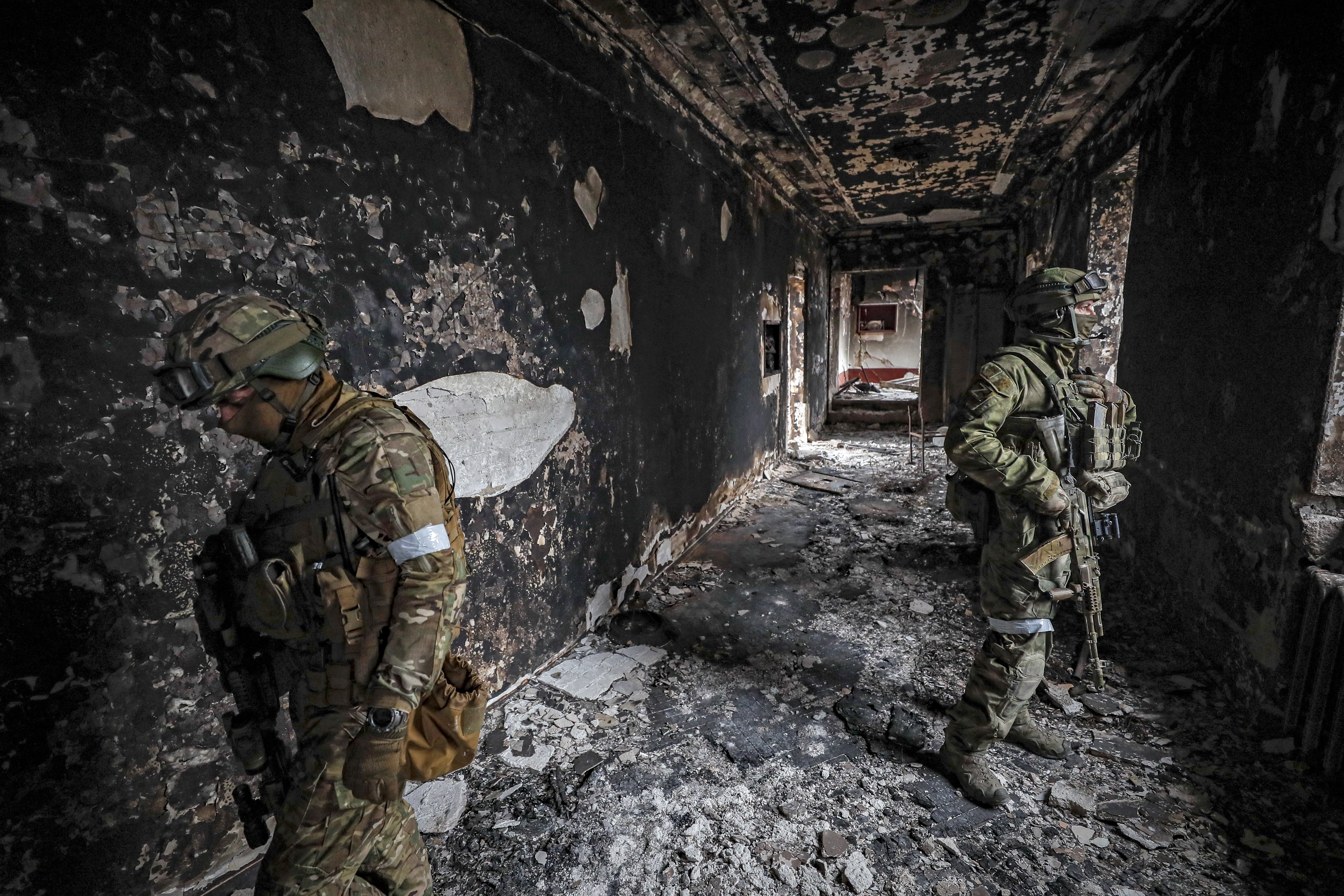 maiupol teatro bomba rusa rusia guerra ucrania refugio civiles efe