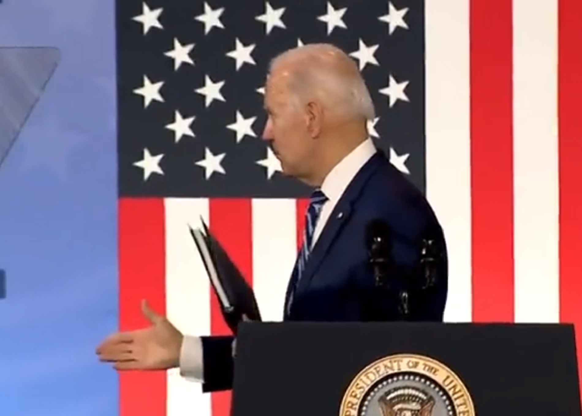 El gesto de Biden que ha desatado todas las especulaciones