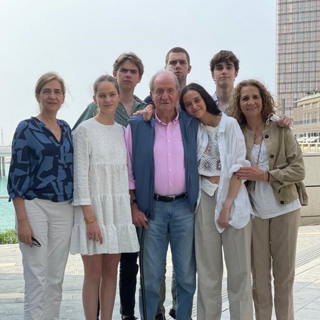 Rey Juan Carlos acompañado de familia en Abu Dhabi