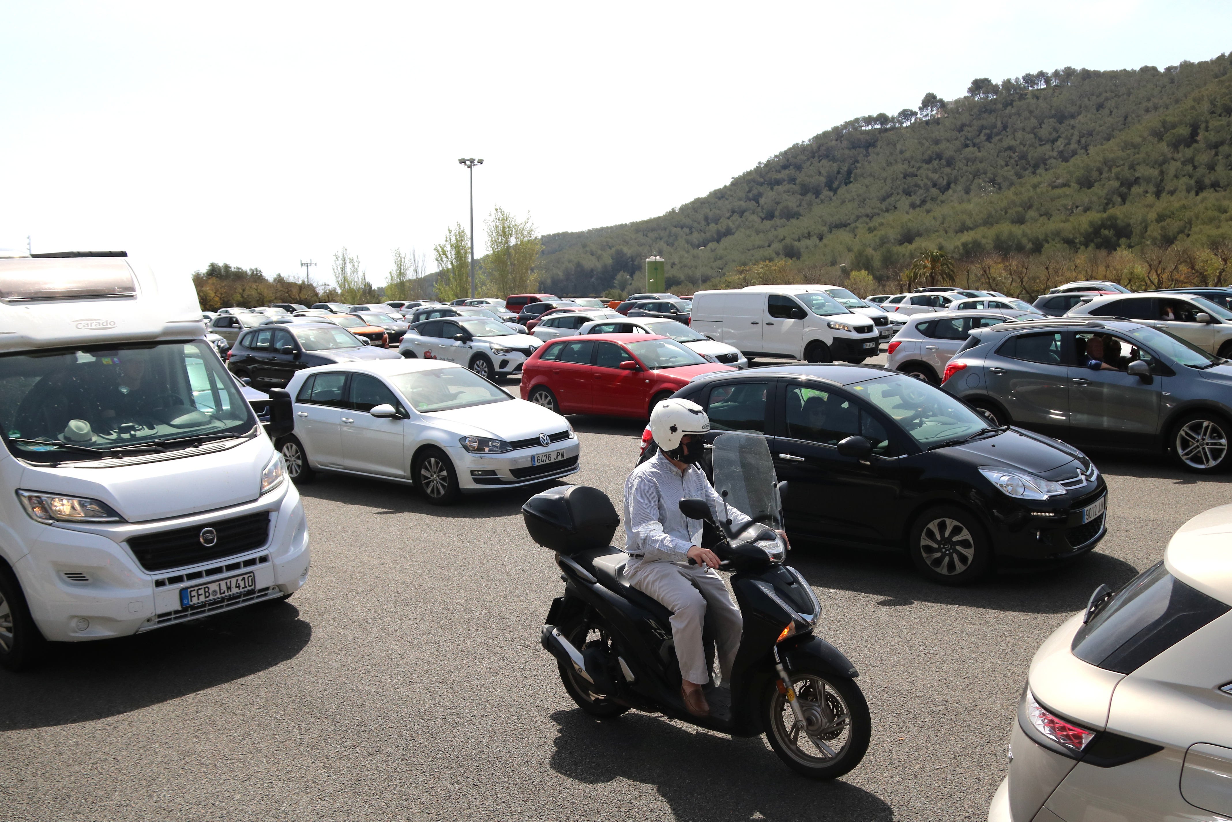 Retencions quilomètriques a l'AP-7 en la segona fase de sortida de Setmana Santa