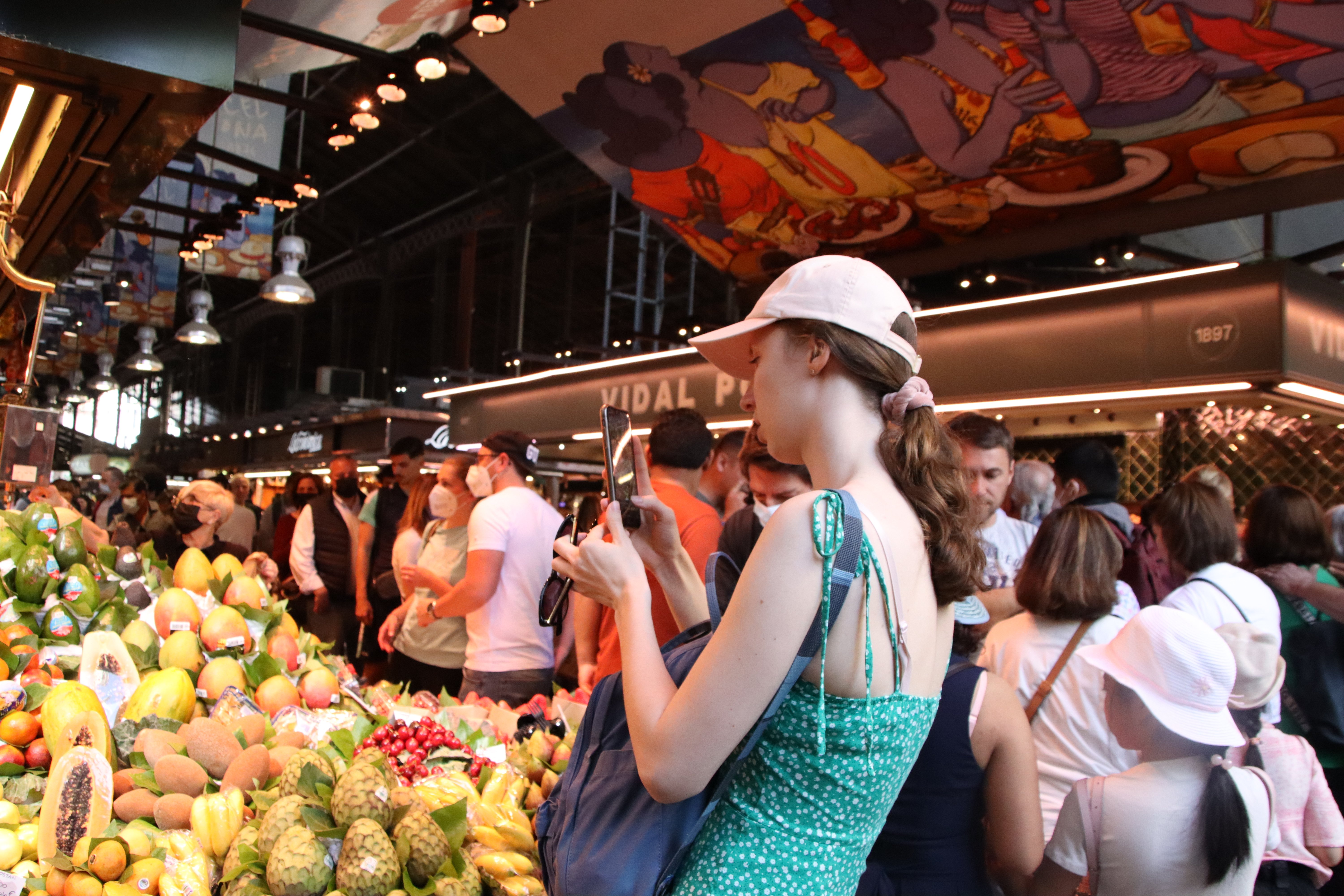 Barcelona, saturada de turistes en la primera Setmana Santa postpandèmia