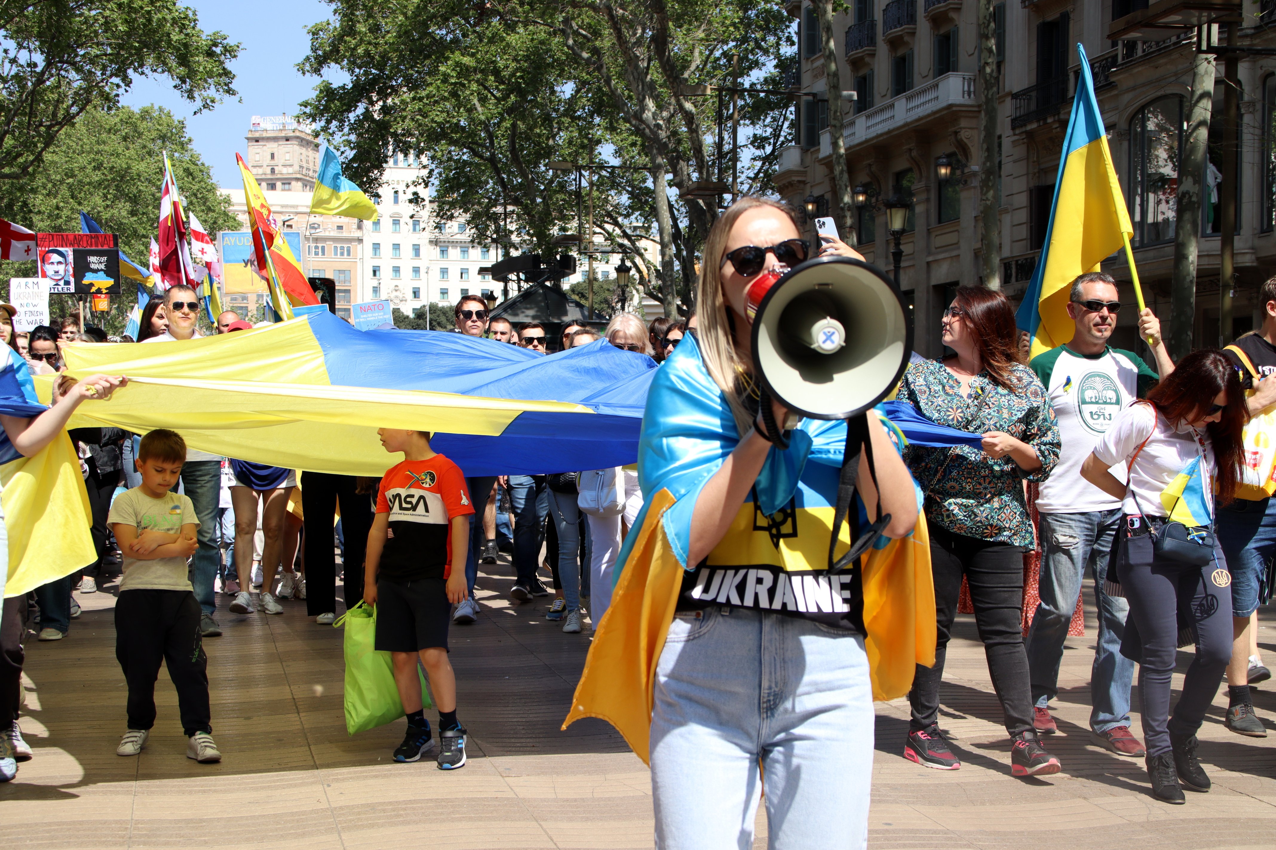 Marxa a Barcelona per la fi de la guerra a Ucraïna: "Necessitem la vostra ajuda"