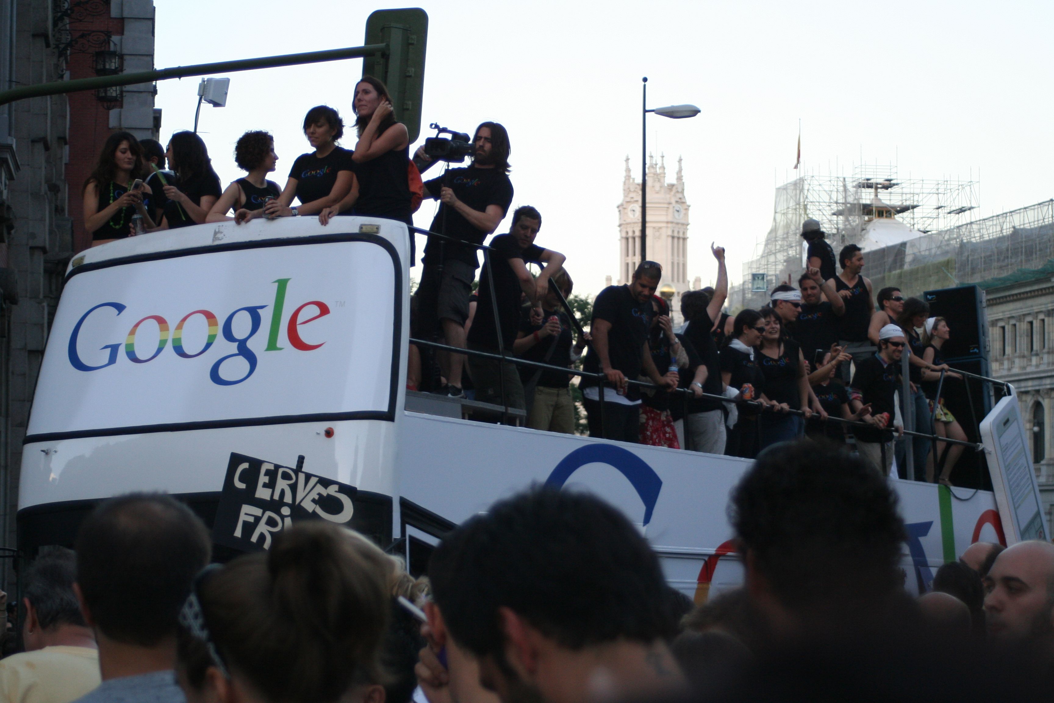 L'Agència Tributària escorcolla dues seus de Google a Madrid