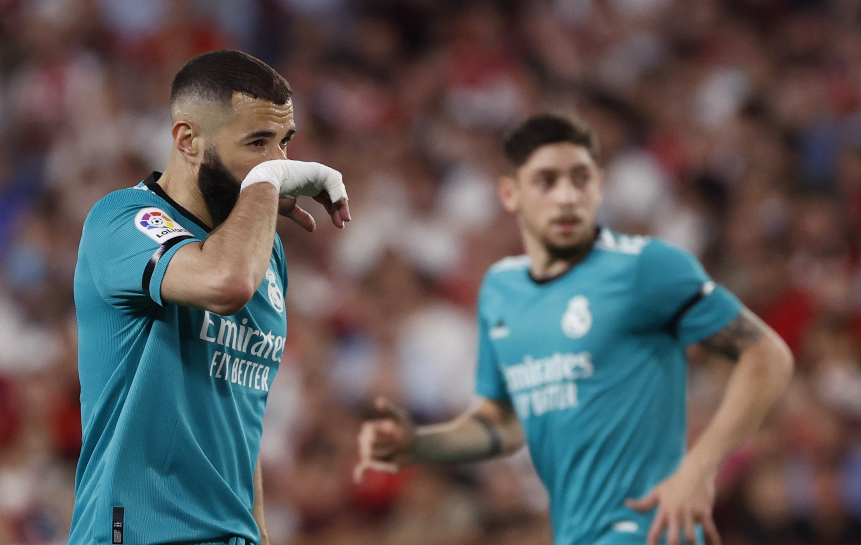 Benzema corta una cabeza en el Real Madrid y Florentino Pérez acepta