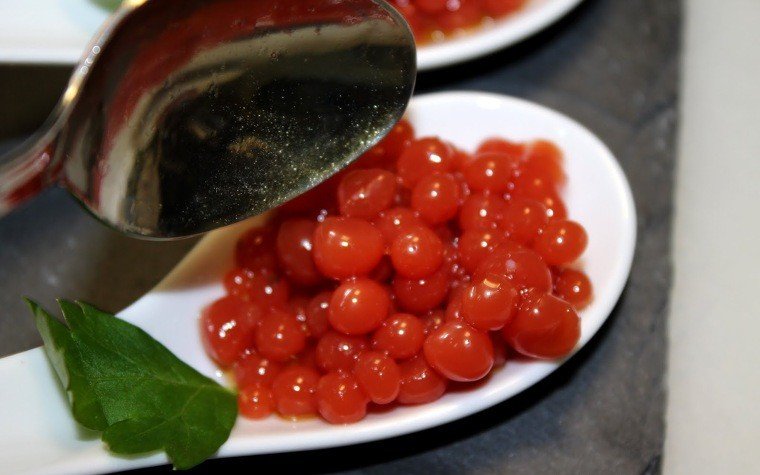 pintxo danxova lescala sobre caviar tomaquet pas32