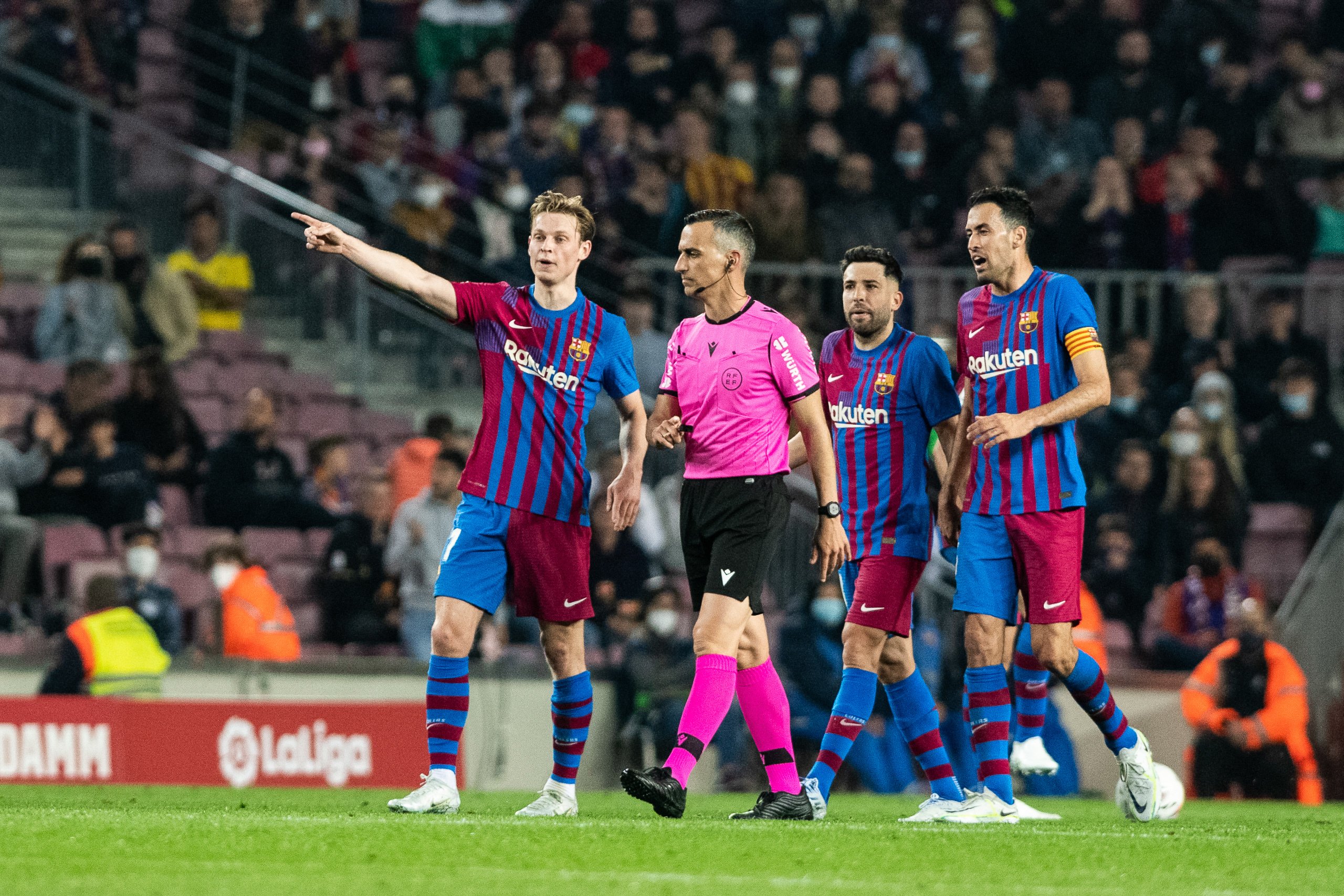 Un Barça nervioso cae contra el Cádiz (0-1) y sigue su vía crucis particular