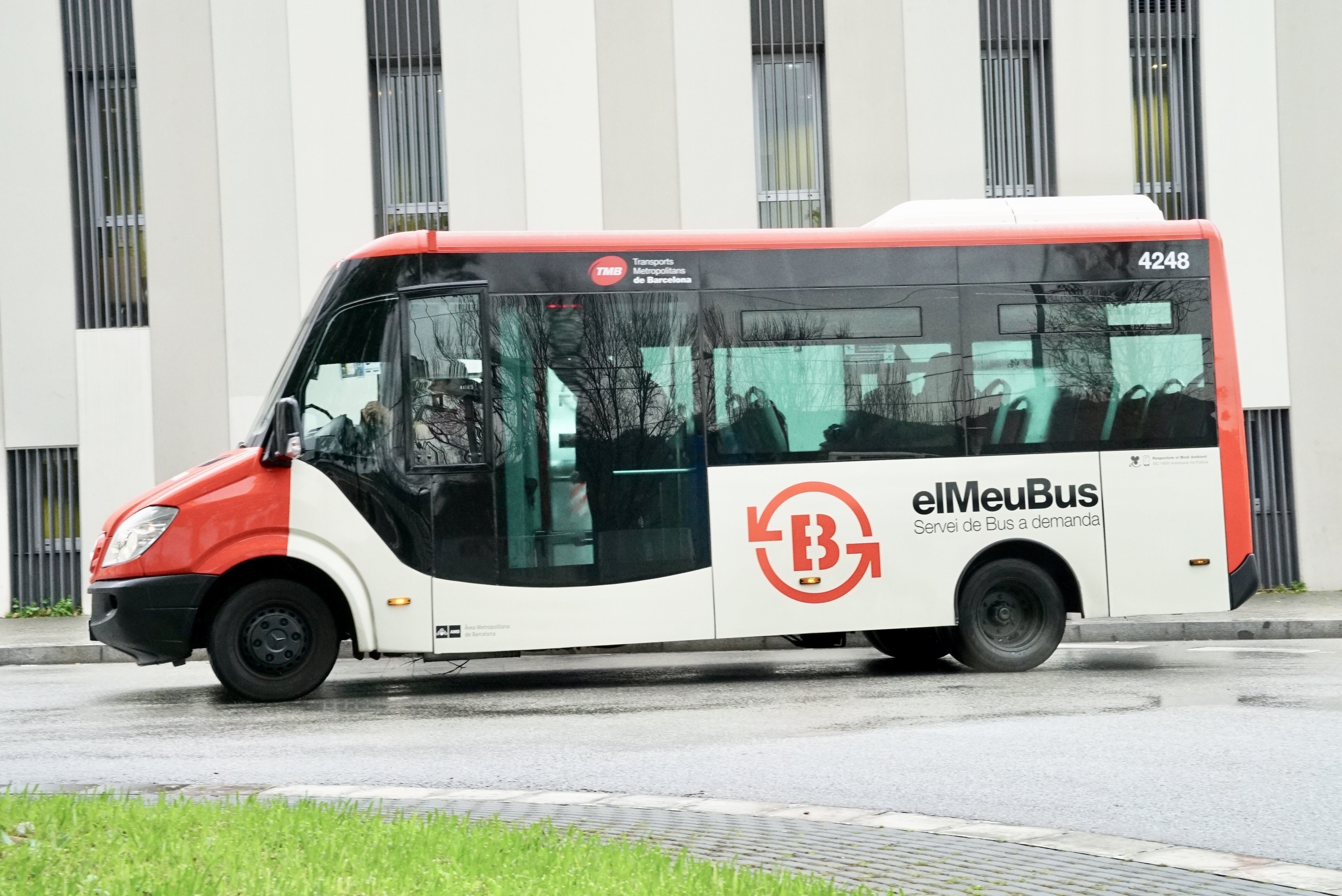 Veïns de Torre Baró tallaran la C-17 en protesta pel servei d’autobusos