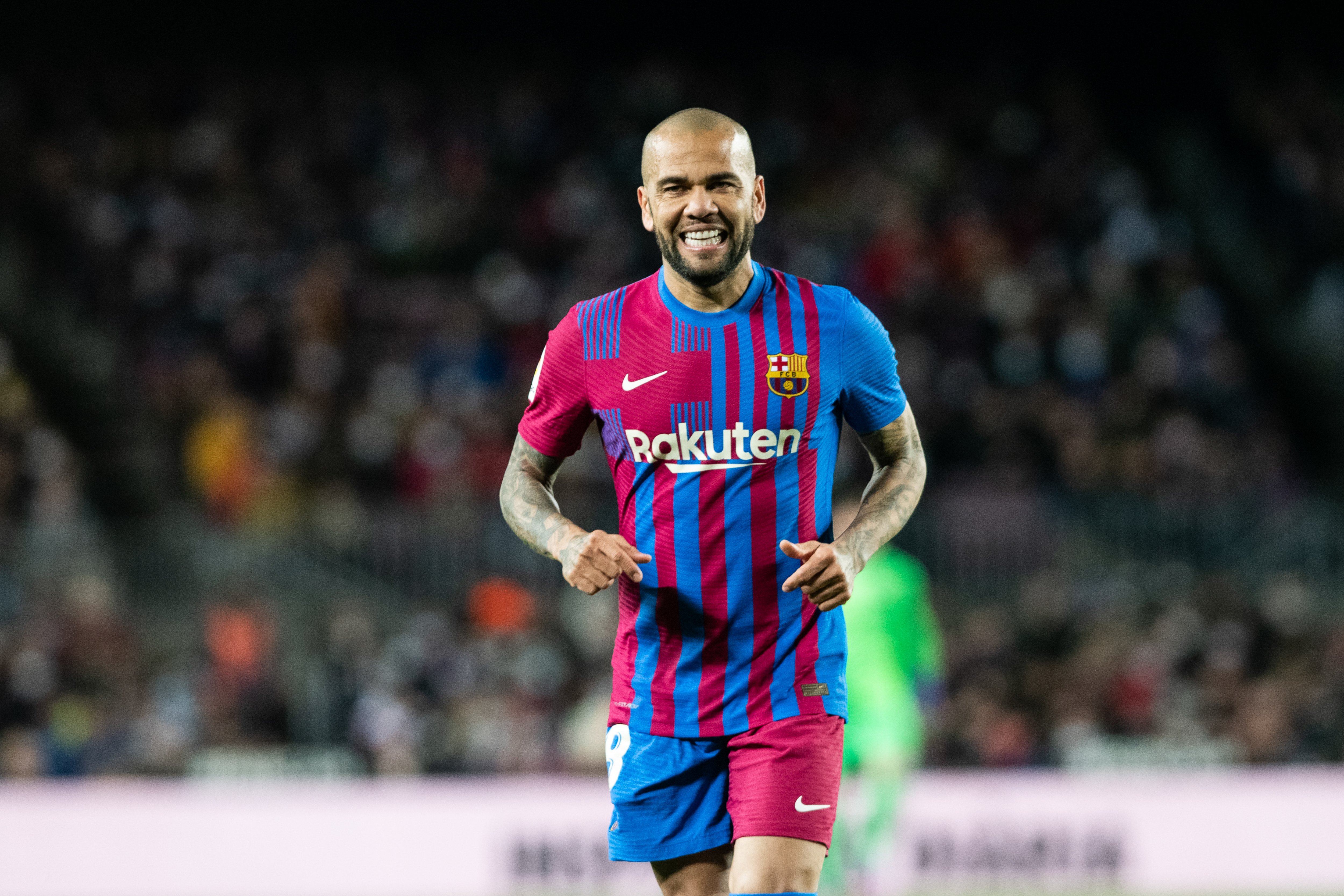 Algo muy feo está pasando con Dani Alves en el Barça y Xavi Hernández sabe qué es
