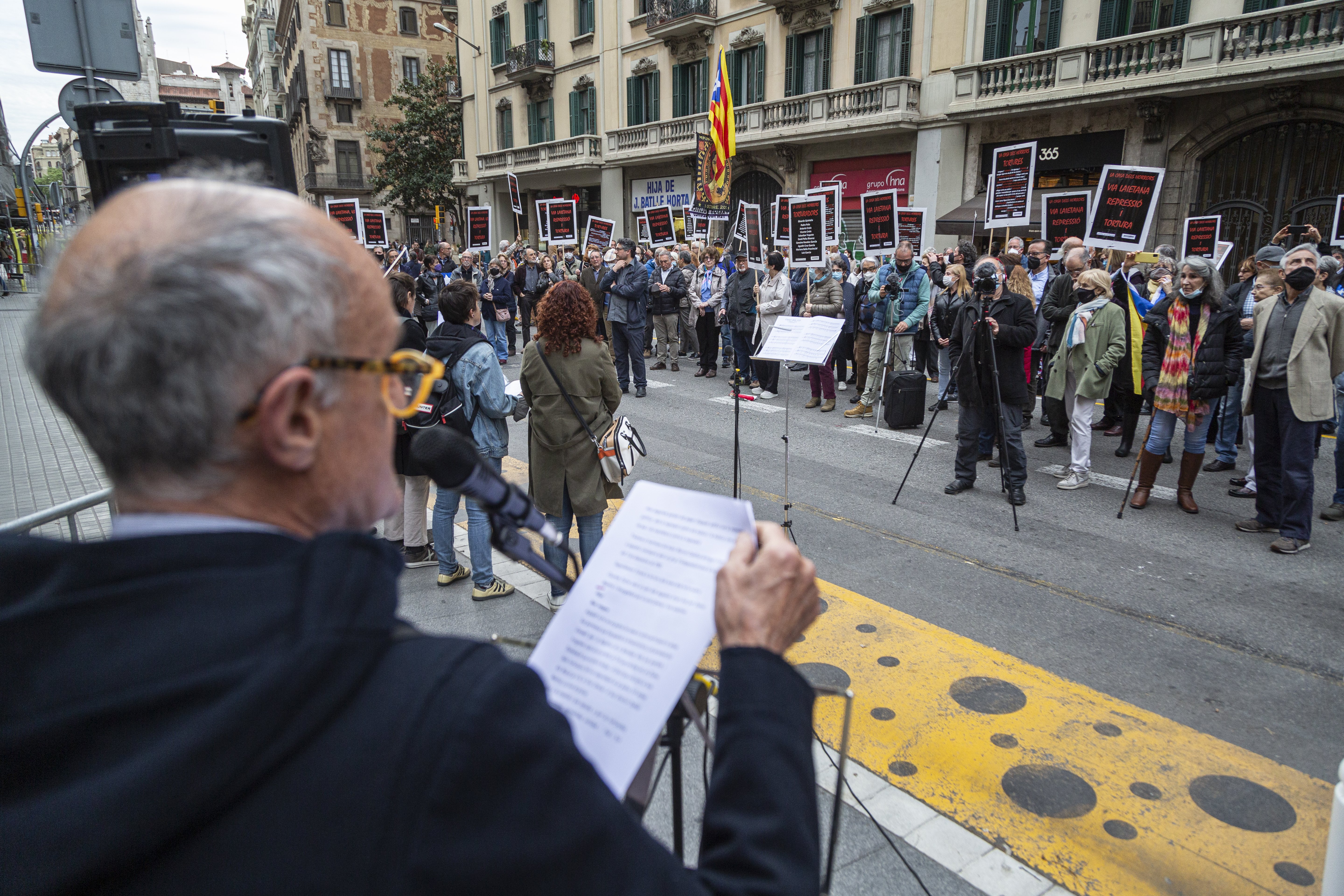 Rebuig frontal de la Comissió de la Dignitat perquè Via Laietana sigui espai de memòria amb la policia dins