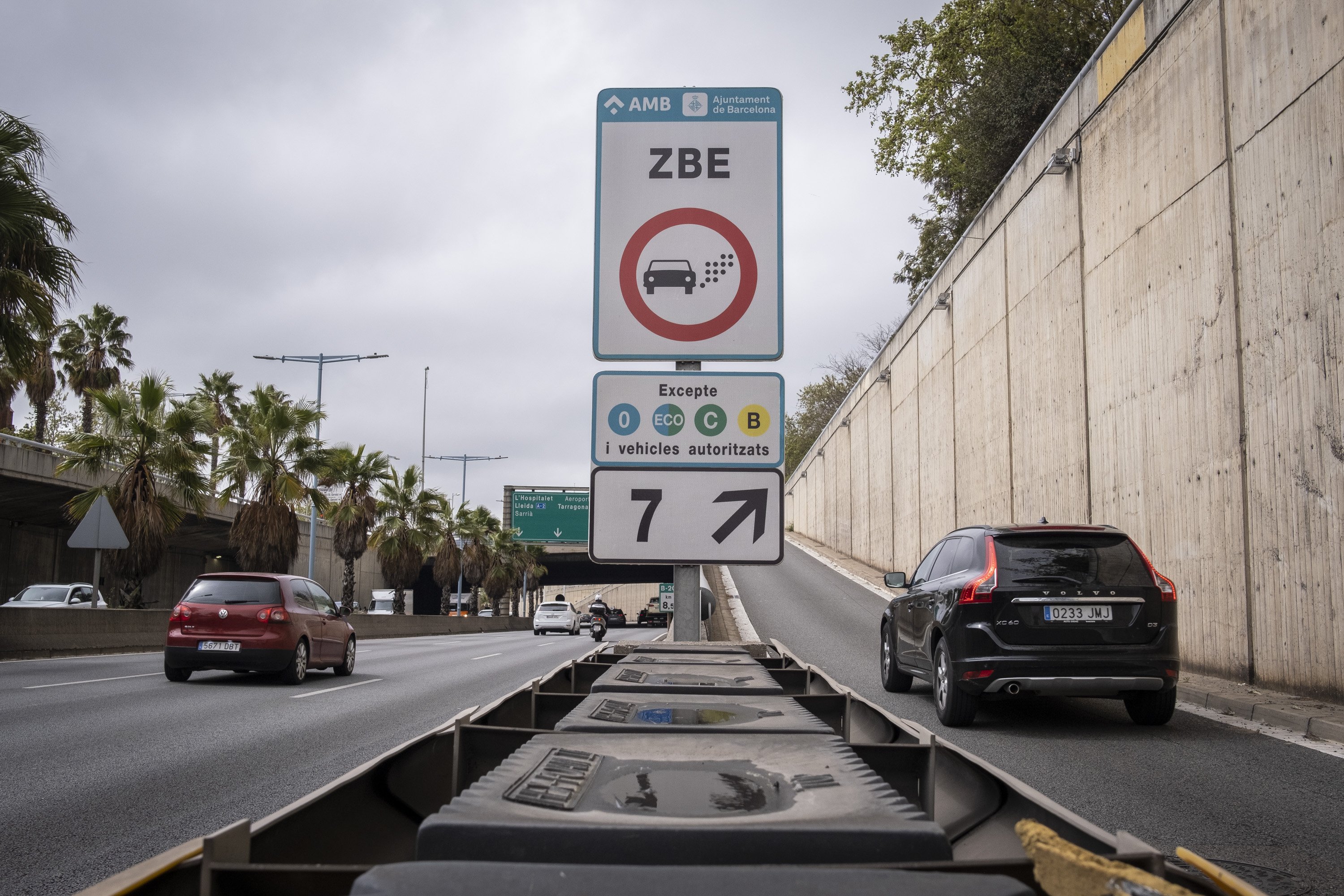 Barcelona, Govern i AMB presenten batalla per salvar la Zona de Baixes Emissions
