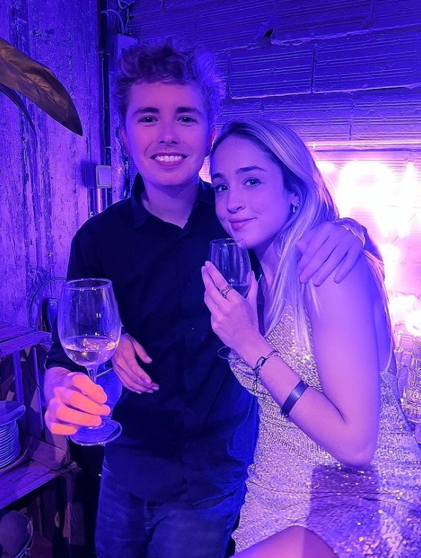 Maria Garrido y Abraham Orriols @mariasgarrido Maria Garrido y Abraham Orriols @mariasgarrido