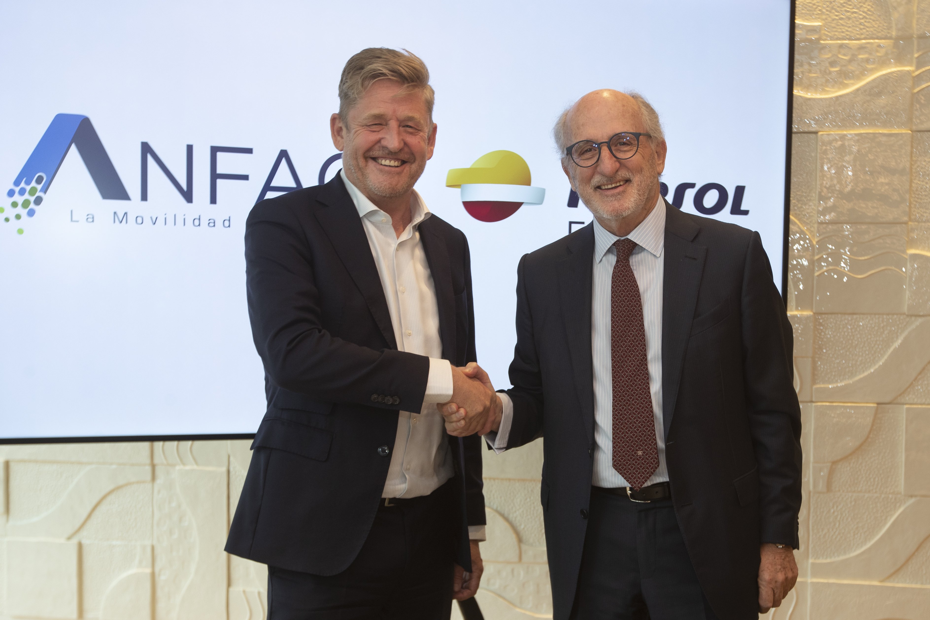 Anfac y la Fundación Repsol colaborarán para impulsar la movilidad sostenible