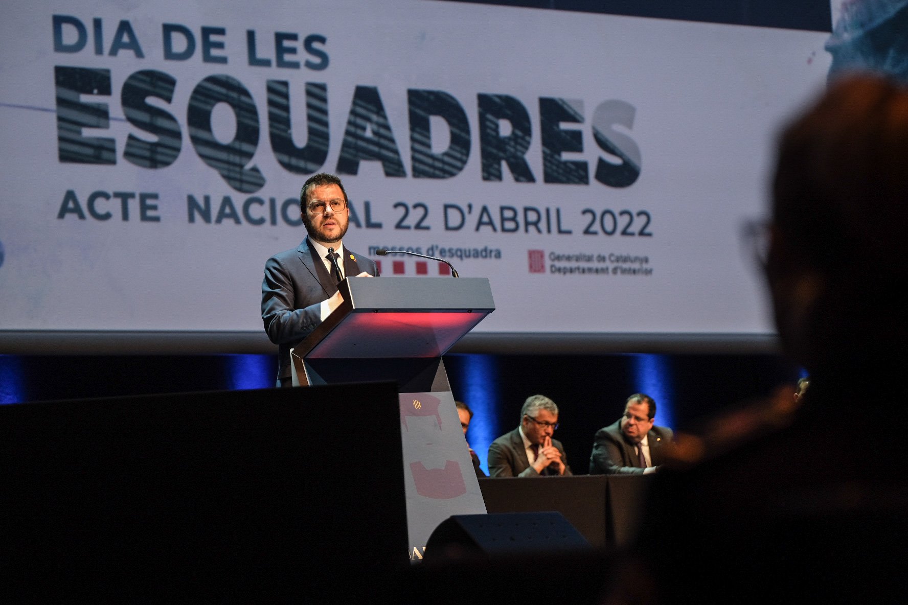 El presidente Aragonès a los Mossos: "Un cuerpo que no se rinde nunca"