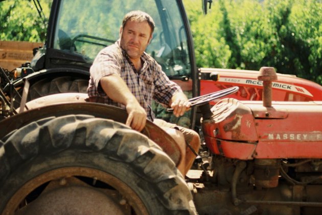 hombreTractorAlcarras1200 hombreTractorAlcarras1200