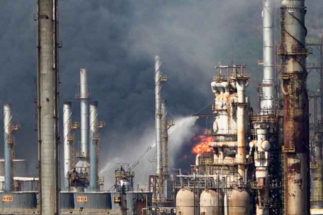 8 Autoridades controlan incendio en refinería de Pemex al sur de México José de Jesús Cortez Efe 8 Autoridades controlan incendio en refinería de Pemex al sur de México José de Jesús Cortez Efe